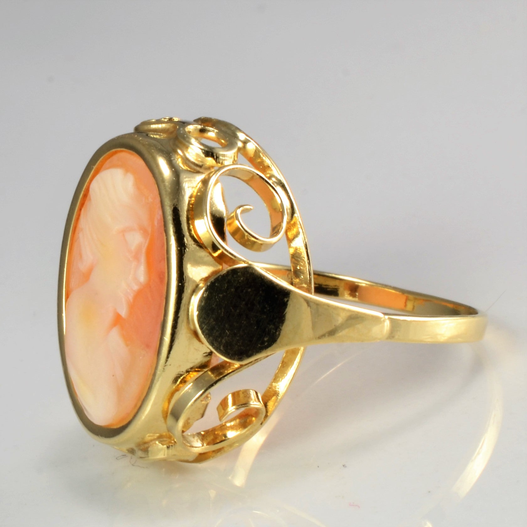 Antique Bezel Set Cameo Ring - Size 7 - Vintage Style Jewelry for Women - Perfect for Weddings, Anniversaries & Special Occasions