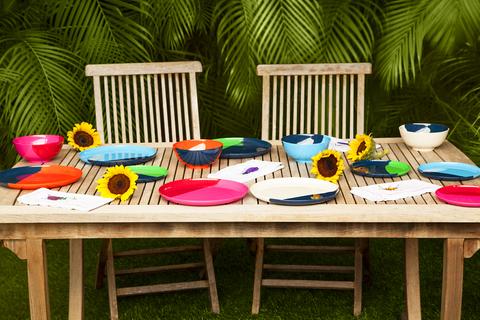 1/2 & 1/2 Ivory and Navy Melamine Salad Serving Set - 5 Piece Dinnerware for Outdoor Picnics, BBQs, and Party Entertaining