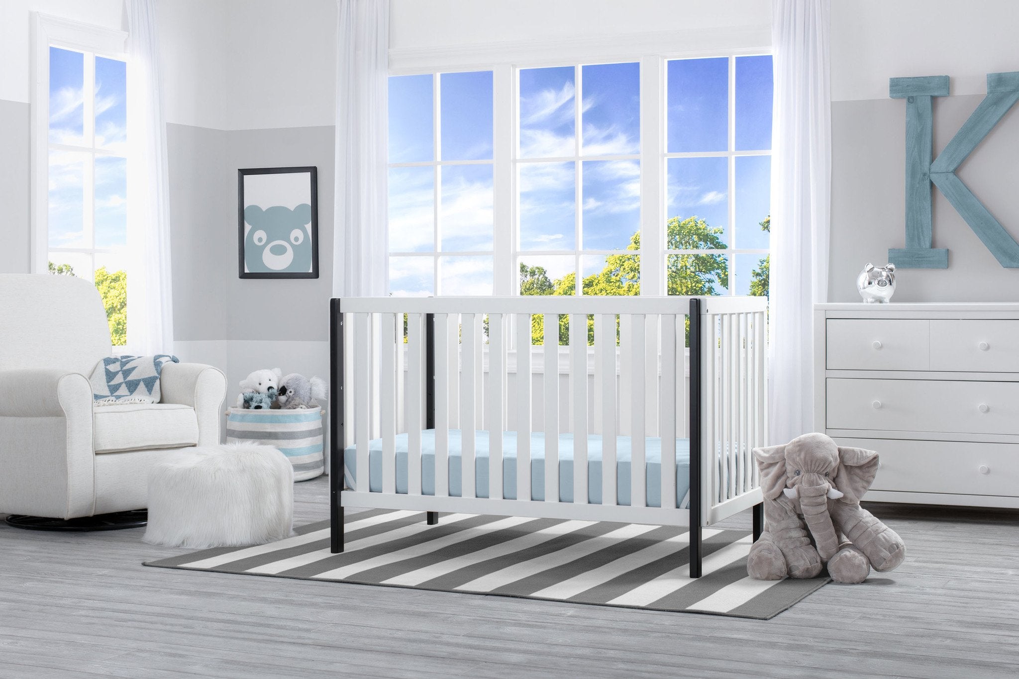 Milo 3-in-1 Convertible Baby Crib - White Wooden Nursery Bed with Toddler Rail & Daybed Conversion - Perfect for Newborns to Toddlers in Modern Nursery Rooms