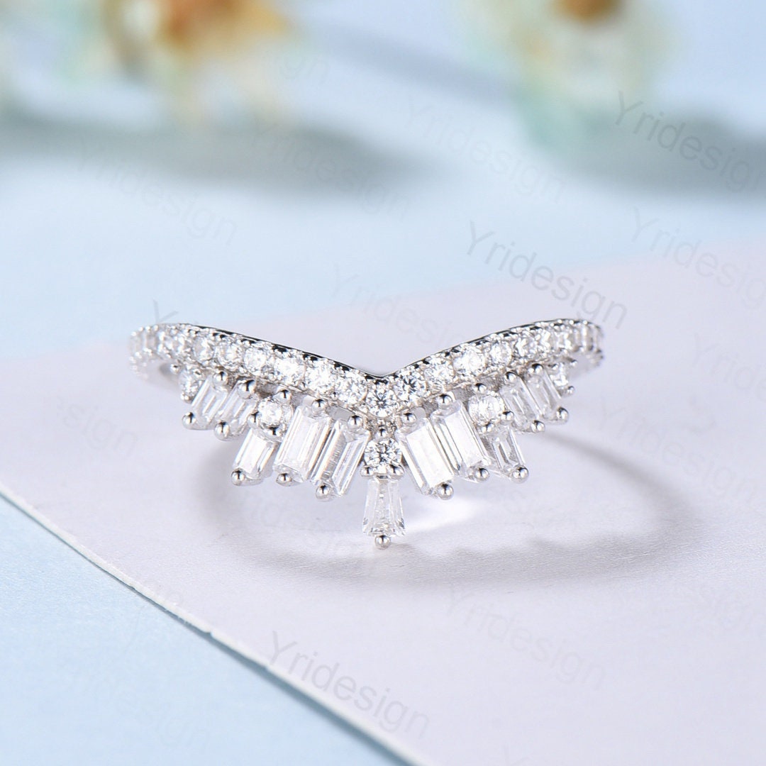 Moissanite Baguette Wedding Band - Curved Diamond Ring in White Gold, Vintage Antique Stackable Bridal Ring Set for Anniversary & Engagement - Perfect for Stacking, Bridal Jewelry & Special Occasions