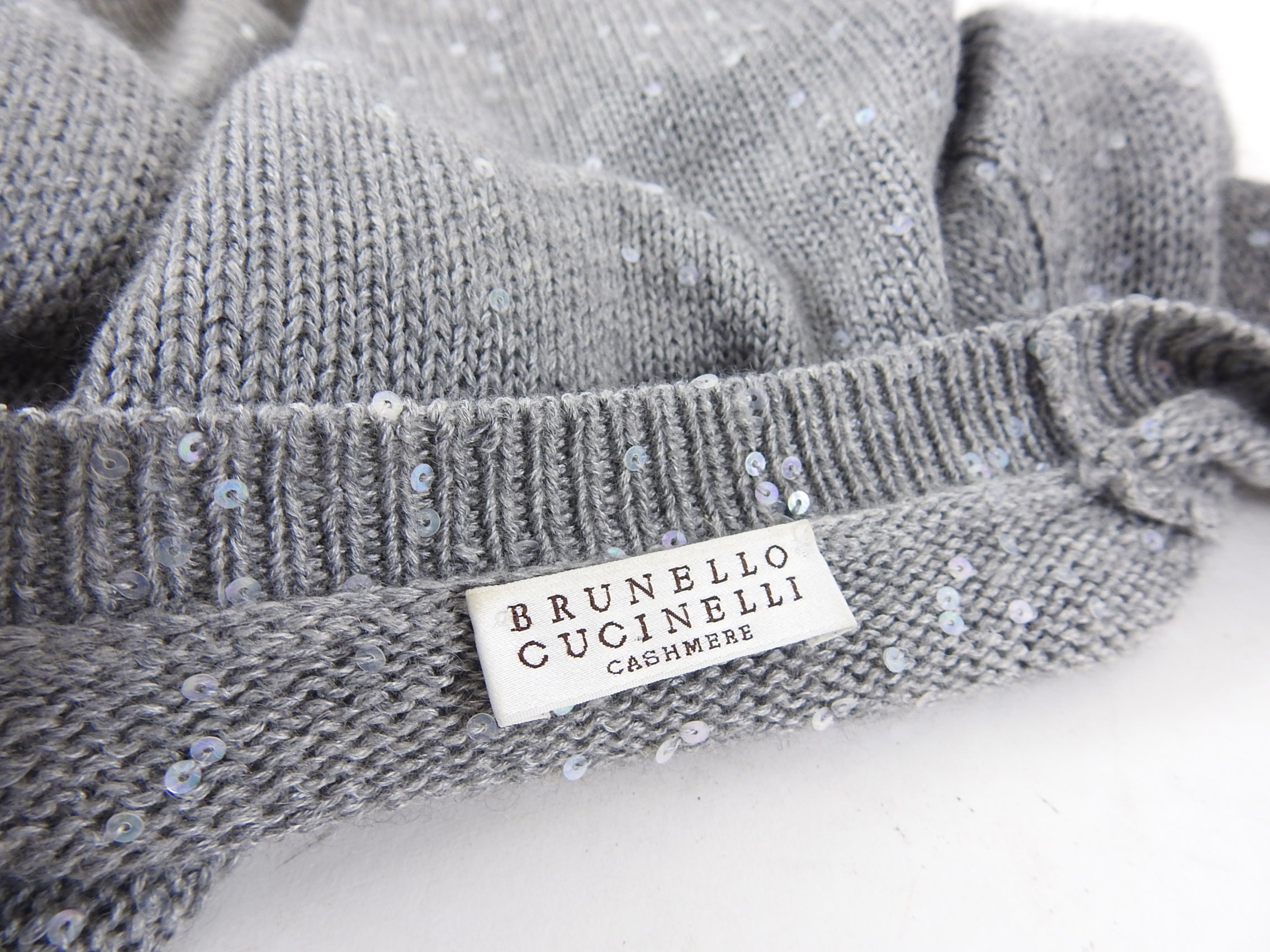 Brunello Cucinelli Grey Cashmere Sequin Ombre V-Neck Sweater Size L (8/10) - Luxurious Women's Knitwear for Evening Parties & Special Occasions