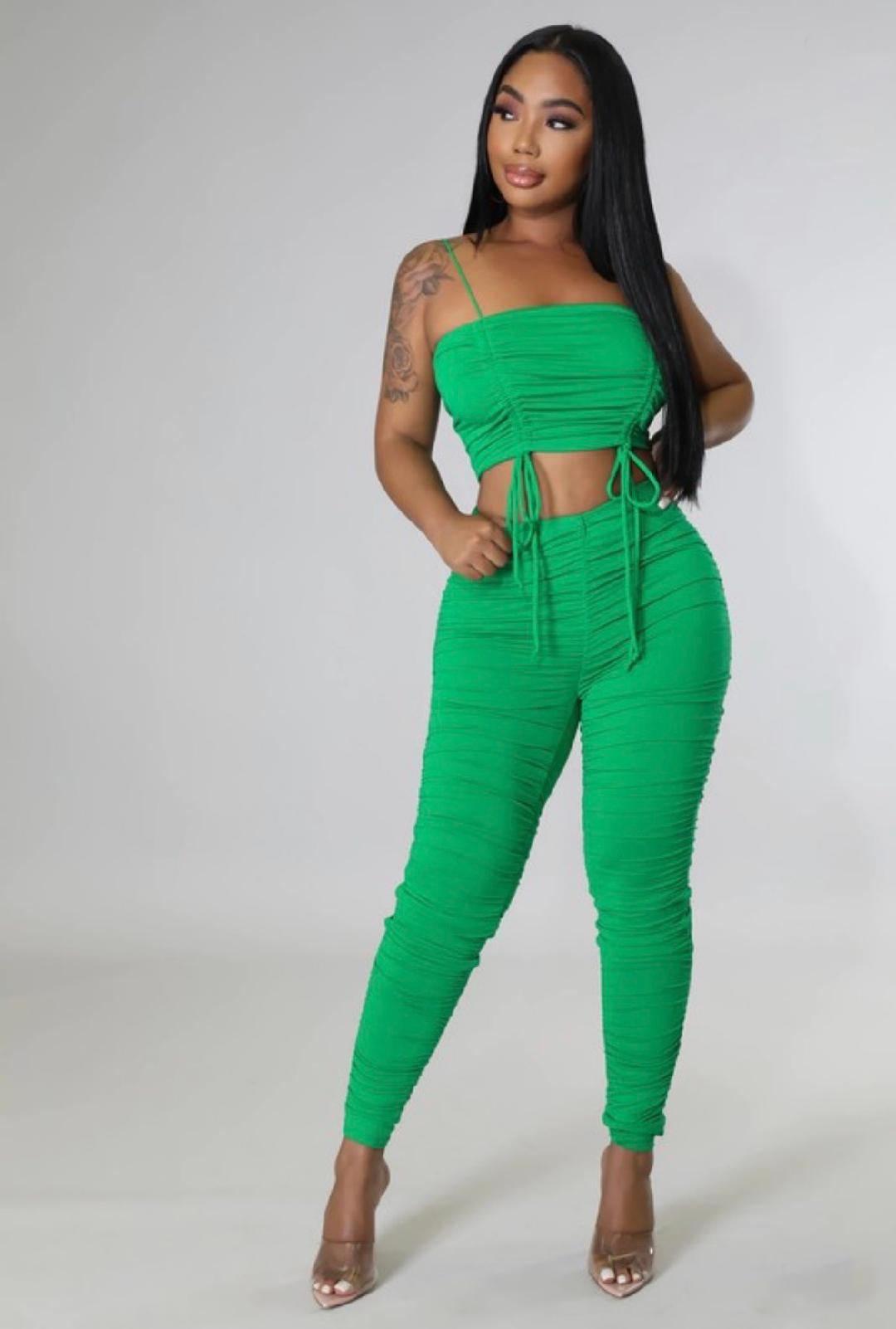 Amber Babe Women's Green Pant Set - Stylish Lounge & Sleepwear for Comfortable Relaxation at Home