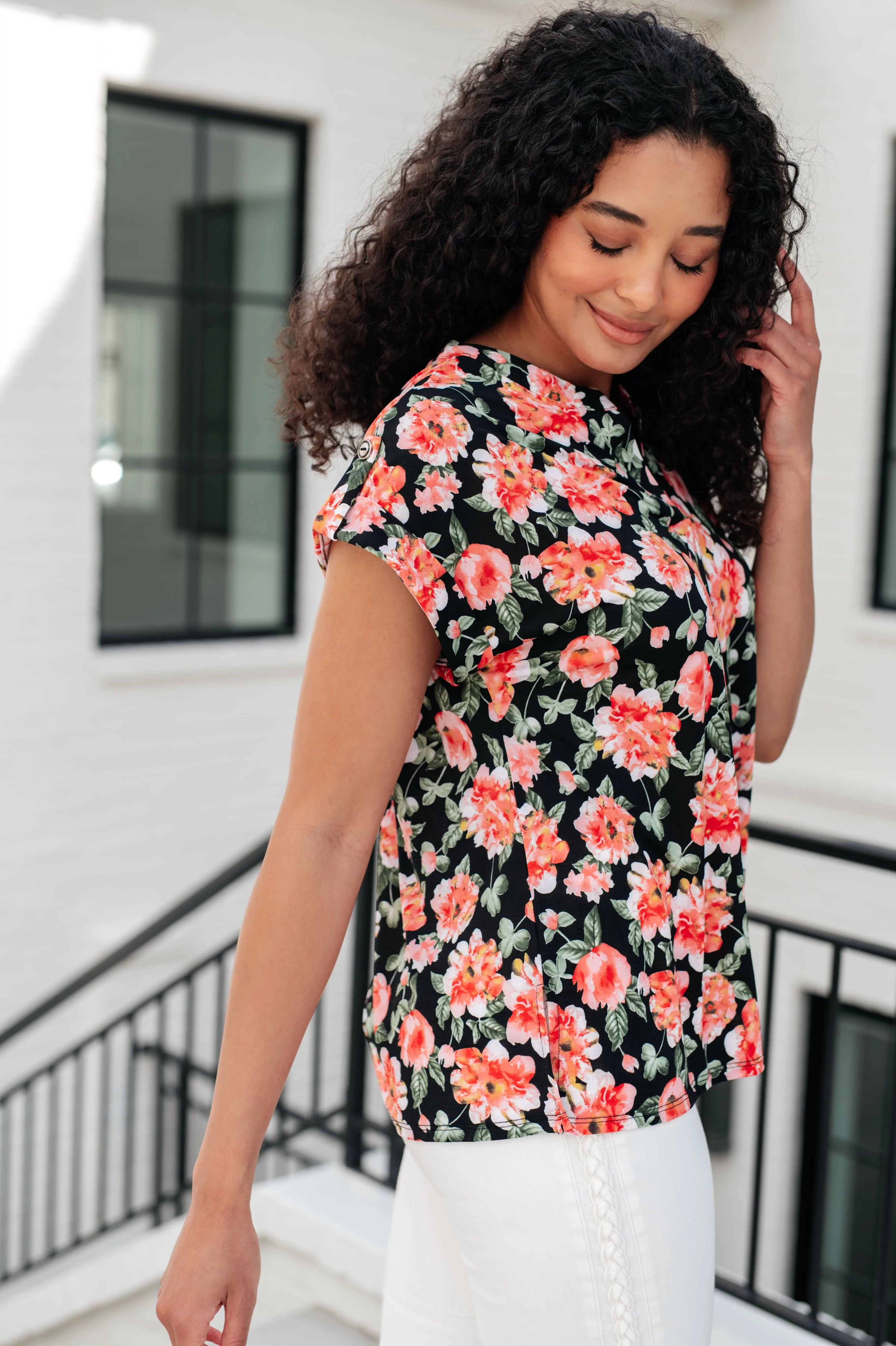 Lizzy Cap Sleeve Top - Black & Coral Floral Print Women's Blouse | Perfect for Casual Outings, Date Nights & Summer Fashion