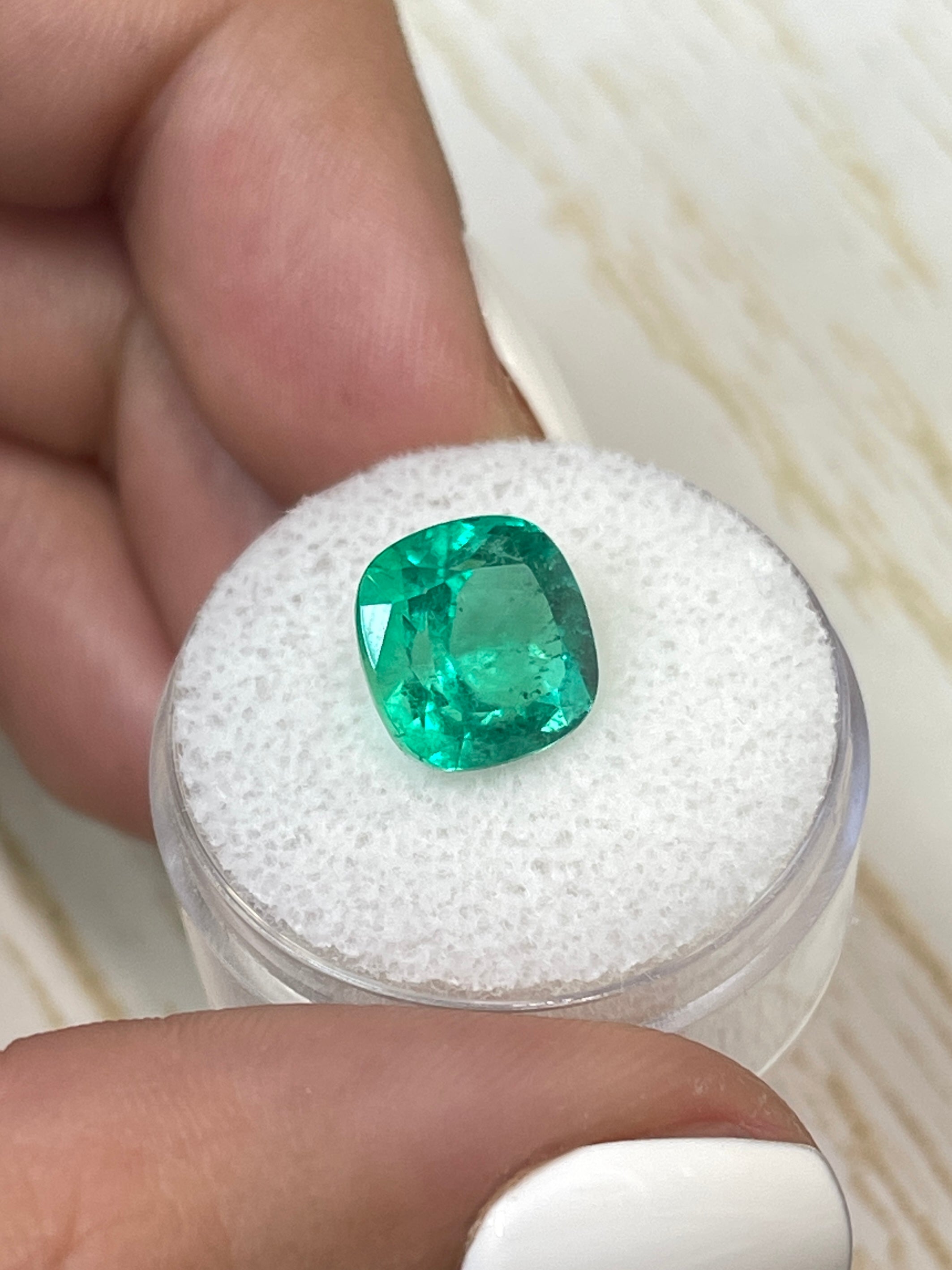 4.72 Carat 10x10mm Bright Green Natural Loose Colombian Emerald Cushion Cut Gemstone for Jewelry Making, Engagement Rings & Luxury Gifts
