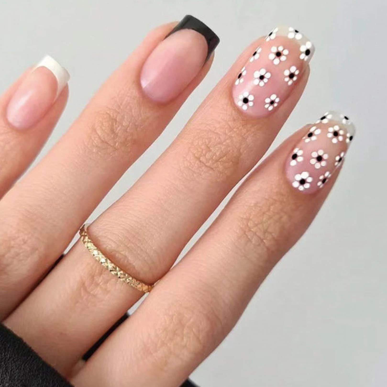 24pcs Short Fake Nails - Press On Nails with Glue, Full Cover Artificial Nails, Waterproof & Removable False Nail Set for Manicure, Nail Art Supplies - Perfect for Parties, Weddings & Daily Wear
