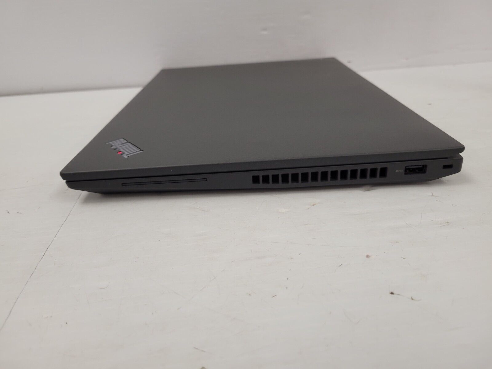 Lenovo 21BUSITQ00 Business Laptop - Lightweight & Powerful for Work, Travel & Remote Office Use