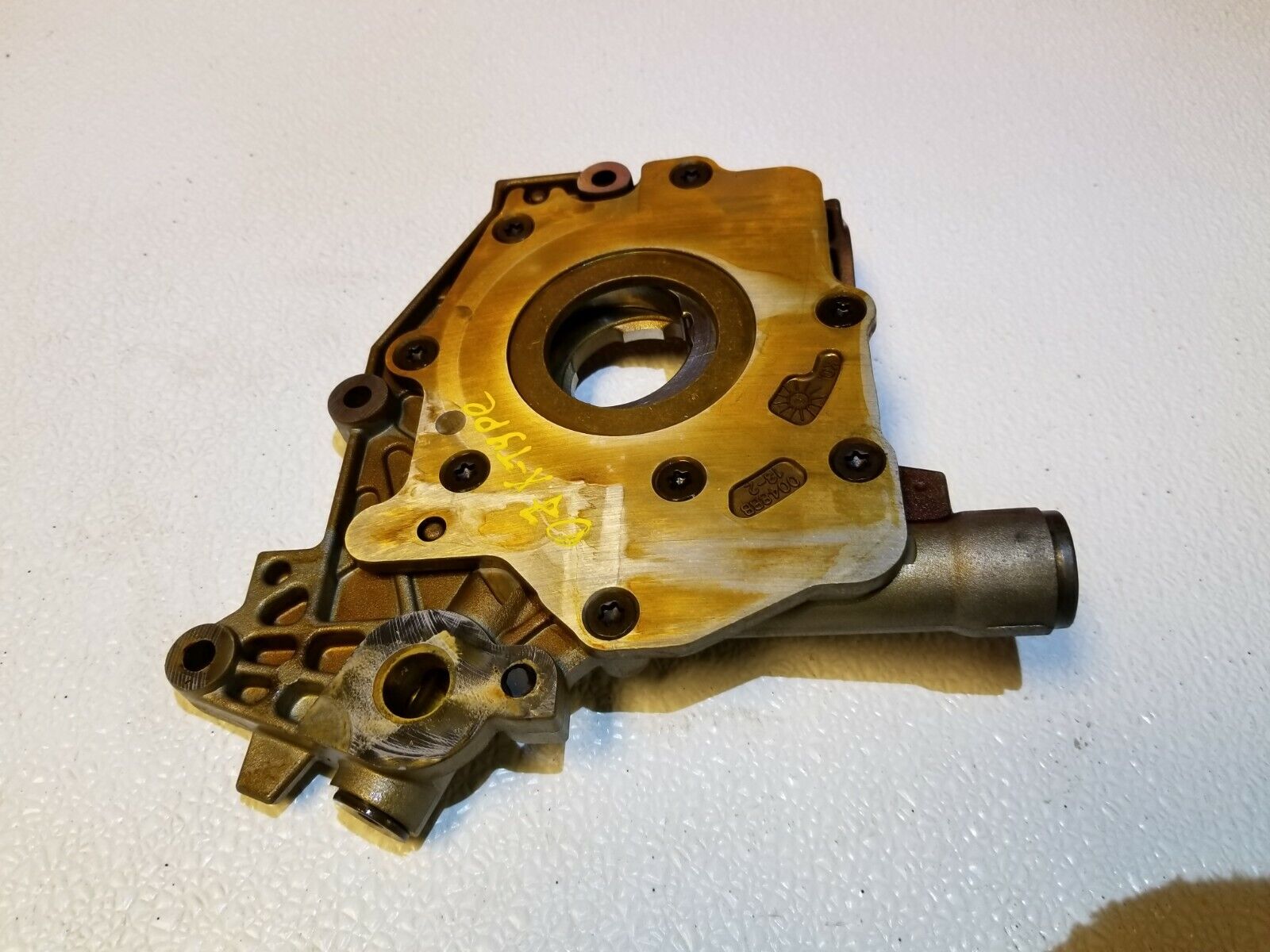 05-08 Jaguar X-Type 3.0L Engine Oil Pump OEM Replacement Part - 86K Miles - Compatible with 2005-2008 Jaguar X-Type 3.0L Models - Perfect for Engine Maintenance & Performance Upgrades