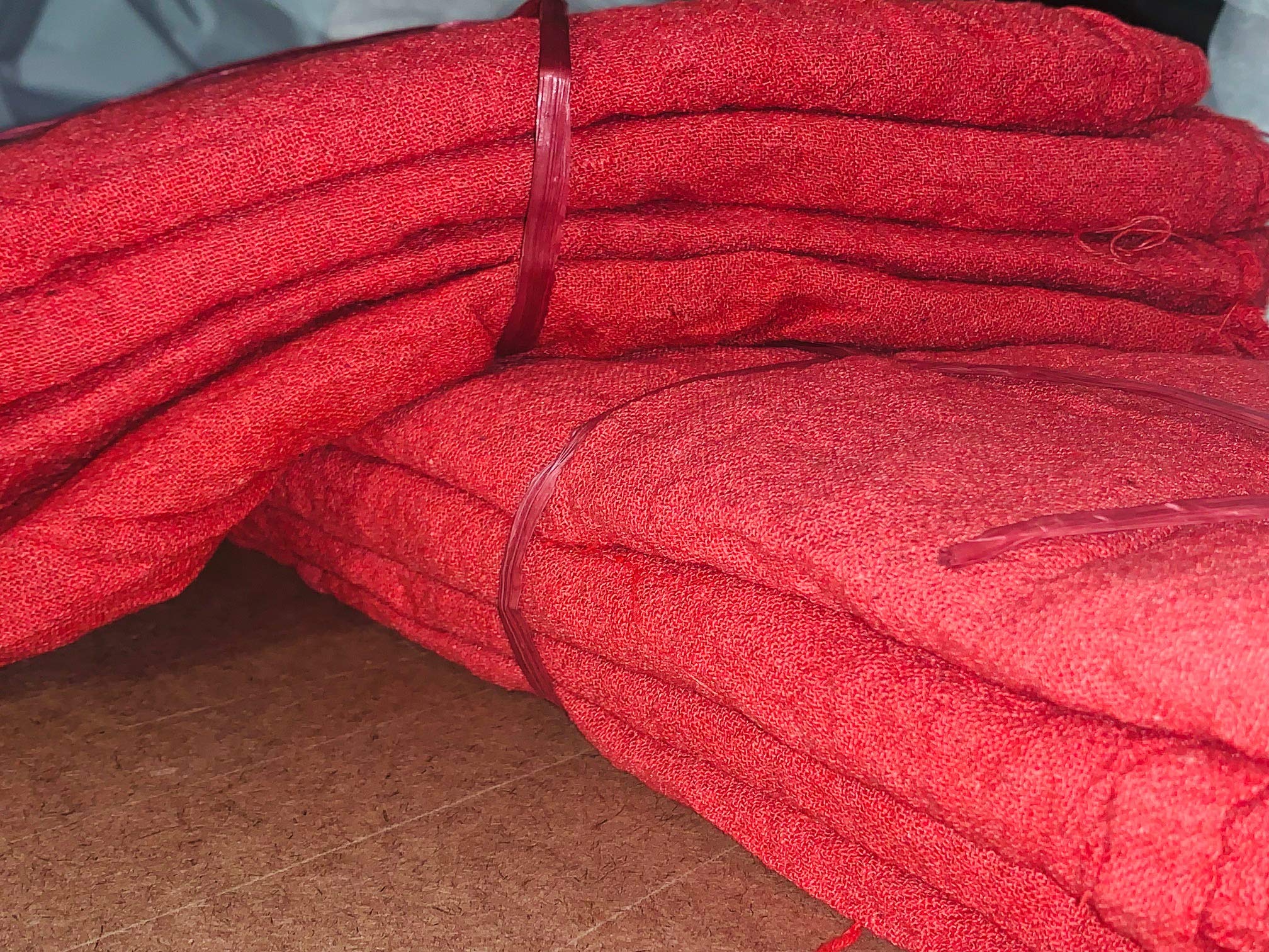 1000 Premium Red Shop Towels - Heavy Duty Mechanics Rags for Oil Changes, Automotive & Workshop Use - Grade B Industrial Cleaning Cloths for Garage, DIY & Professional Mechanics