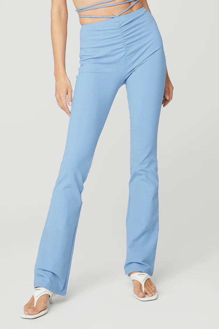 Alo Yoga Women's Airbrush High Waist Cinch Flare Leggings - Air Blue | Yoga Pants for Women | Perfect for Yoga, Pilates & Lounge Wear