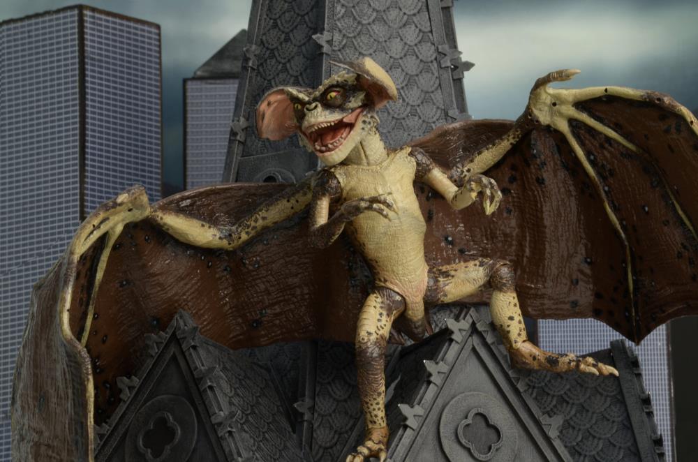 NECA Gremlins 2 Bat Gremlin Deluxe Action Figure - Collectible Movie Character Toy for Horror Fans & Pop Culture Enthusiasts | Perfect for Display, Gifts, and Halloween Decor