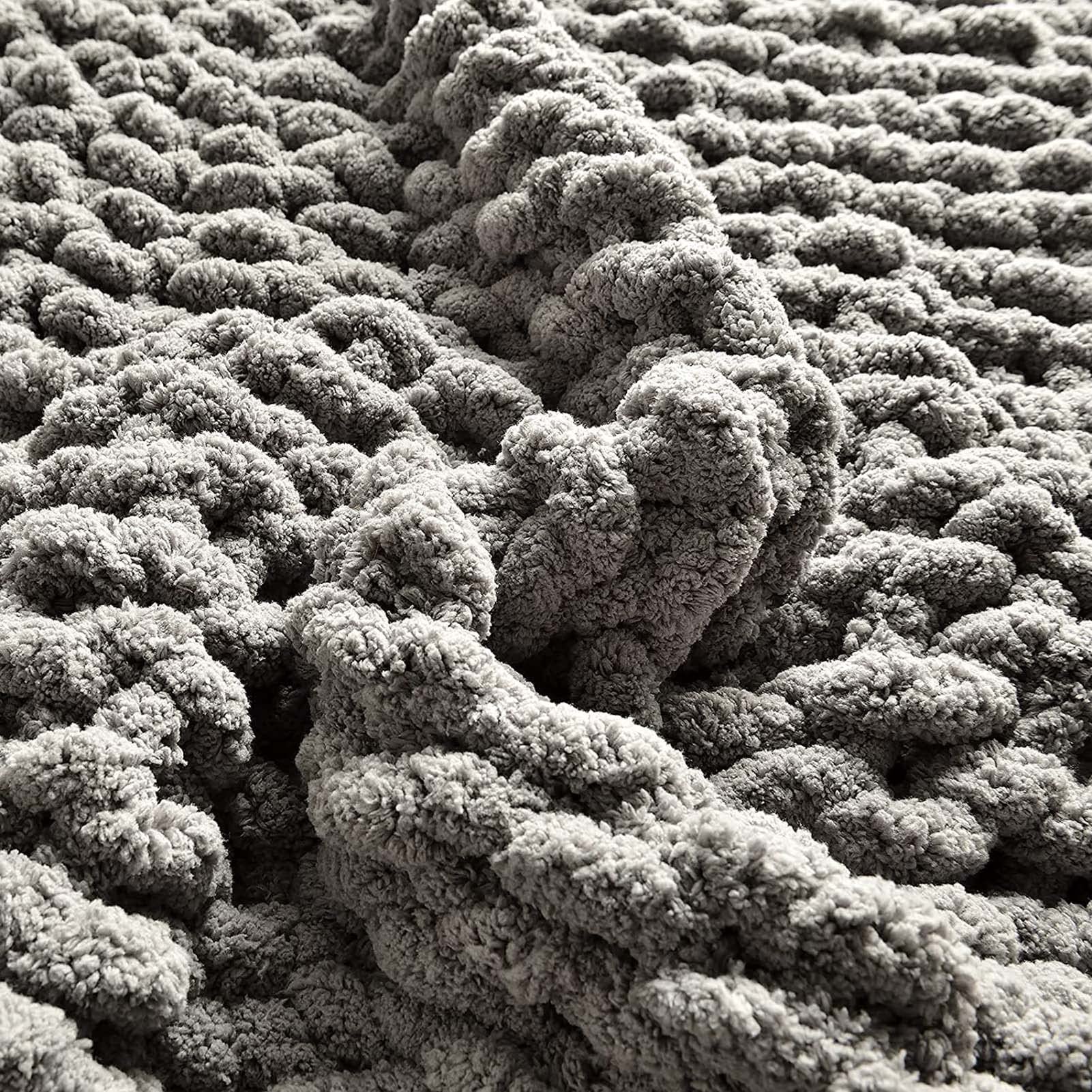Chunky Knit Blanket Throw 79x98 Inches - Extra Large Soft Crochet Knitted Blanket for Bed, Couch & Sofa - Warm Cozy Throw Blanket for Winter, Home Decor, Gift Ideas - Perfect for Lounging, Netflix Nights & Cozy Evenings (200x250cm)
