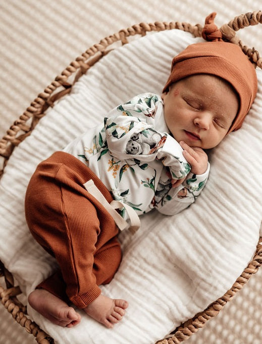 Snuggle Hunny Ribbed Organic Cotton Baby Pants - Size 0 (6-12 Months) for Boys & Girls - Soft & Comfortable for Playtime, Sleep & Everyday Wear