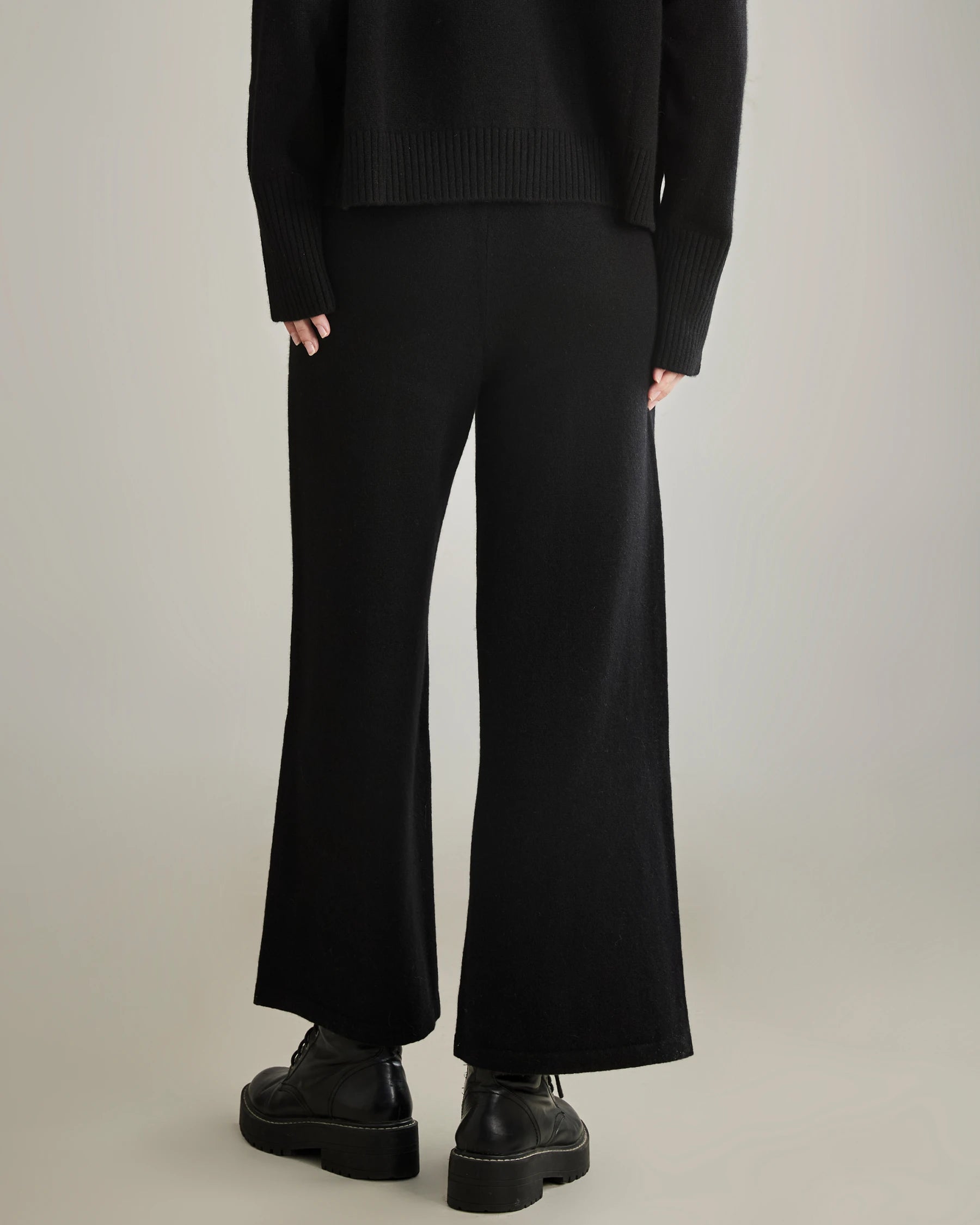 Luxury Women's Wide Leg Cashmere Pants - Soft & Warm Winter Trousers for Lounge, Office & Travel | Premium Comfort & Style
