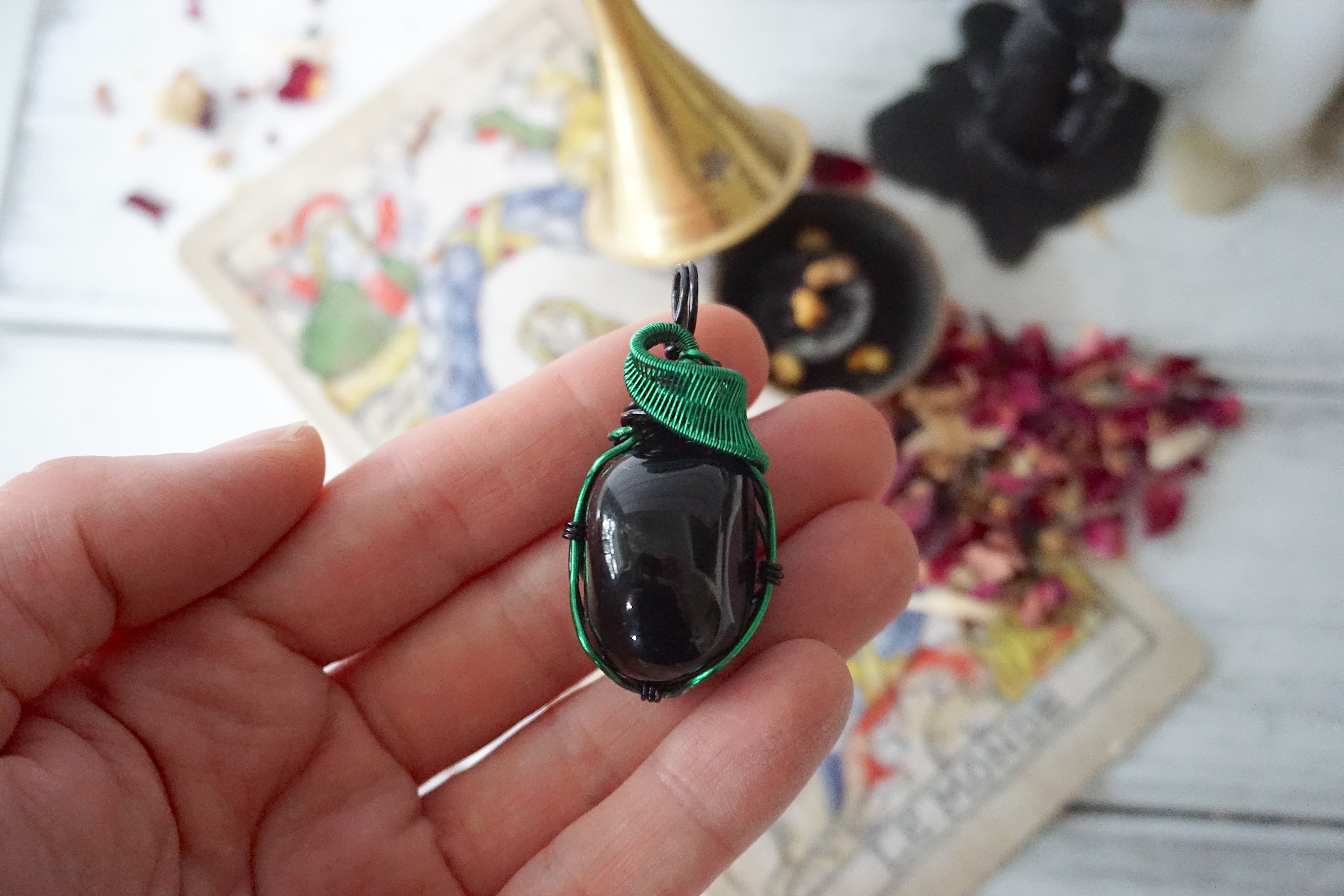 AURA OBSIDIAN COLLECTION - Obsidian Green Gemstone Necklace for Women, Handmade Spiritual Jewelry, Healing Crystal Pendant for Meditation & Energy Protection | Perfect for Yoga, Reiki & Boho Fashion