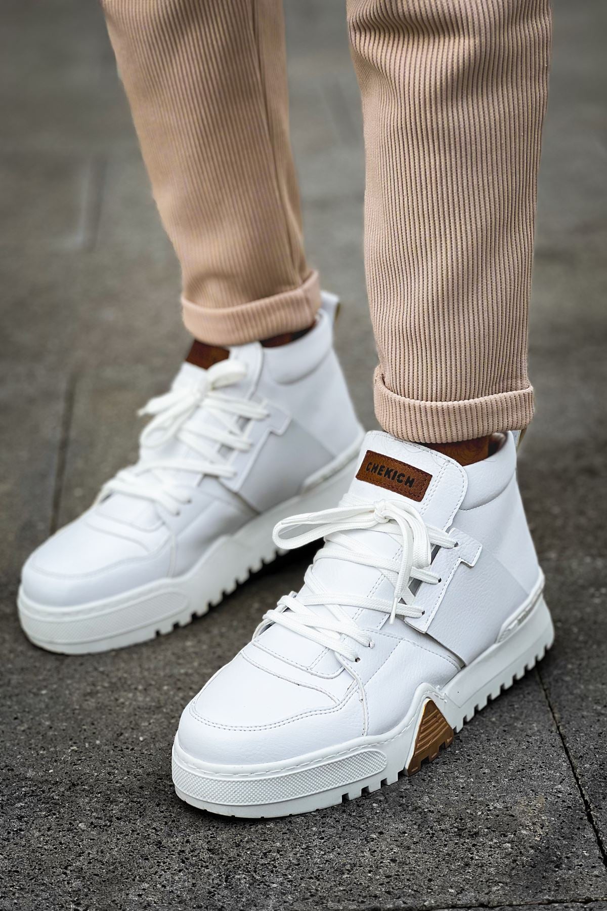 CH057 GBZ Ghost Line Men's Boots in White - Stylish & Durable Footwear for Outdoor Adventures & Urban Fashion