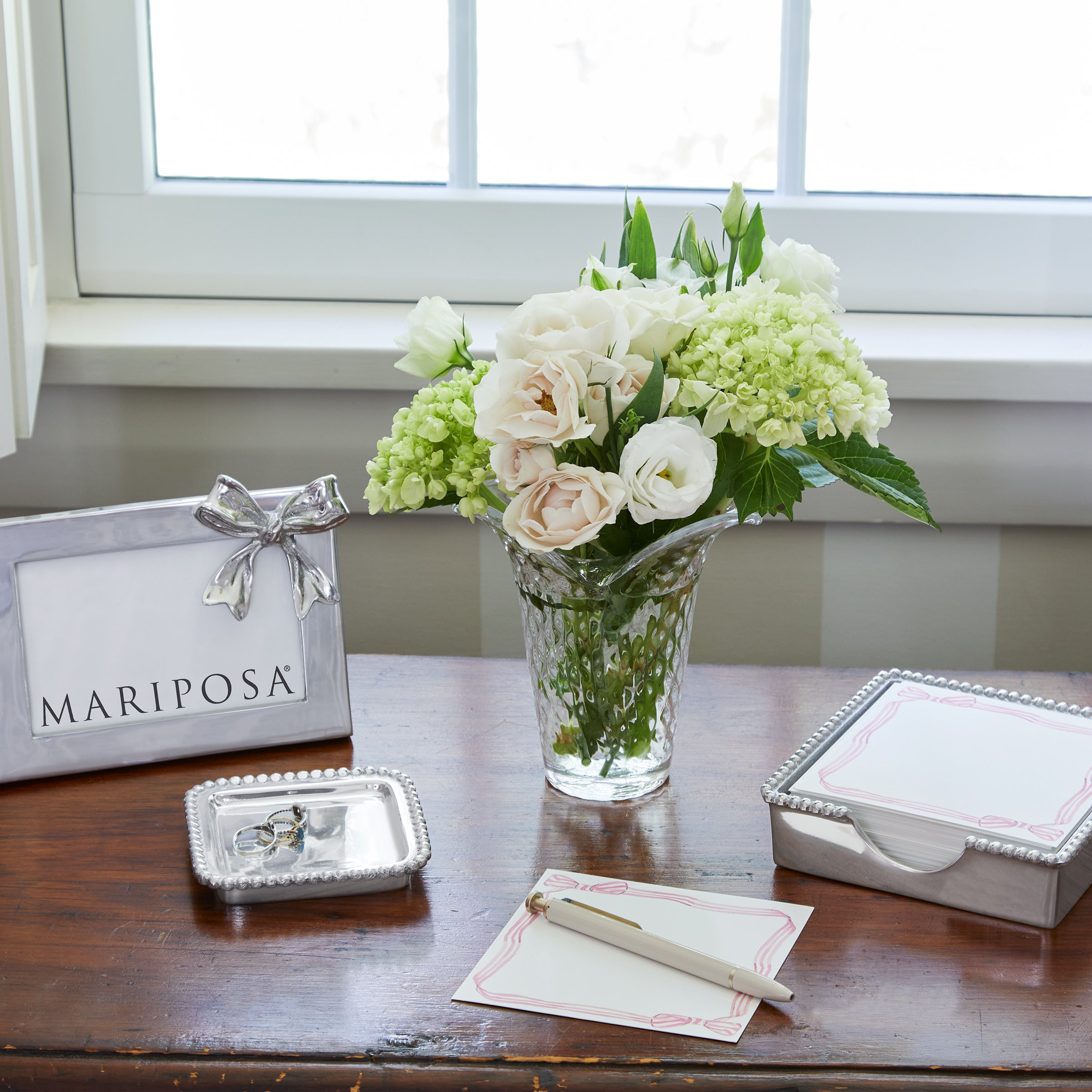 4x6 Horizontal Picture Frame - Elegant Wood Bow Design for Wall Decor, Perfect for Weddings, Family Photos & Home Décor