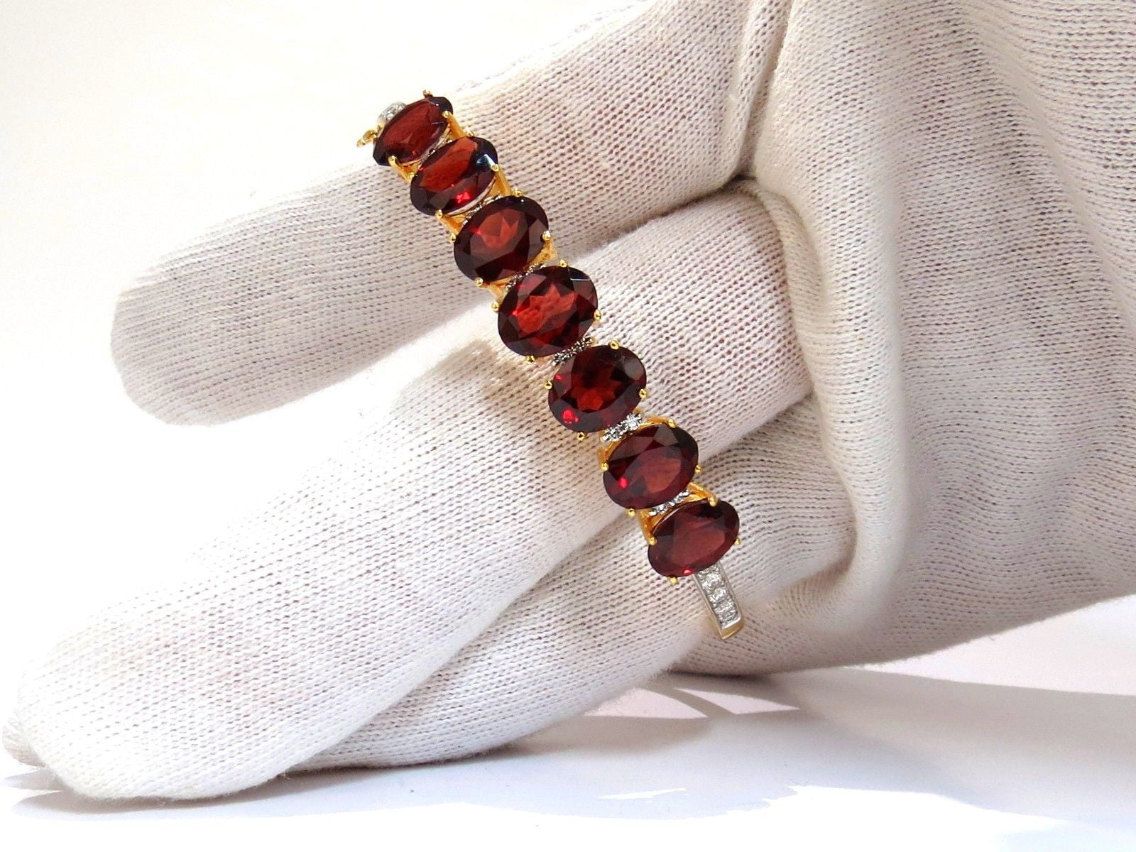 16.75ct Natural Red Garnet Diamond Bangle Bracelet in 14K Gold - Elegant Jewelry for Women, Perfect for Weddings, Parties & Special Occasions