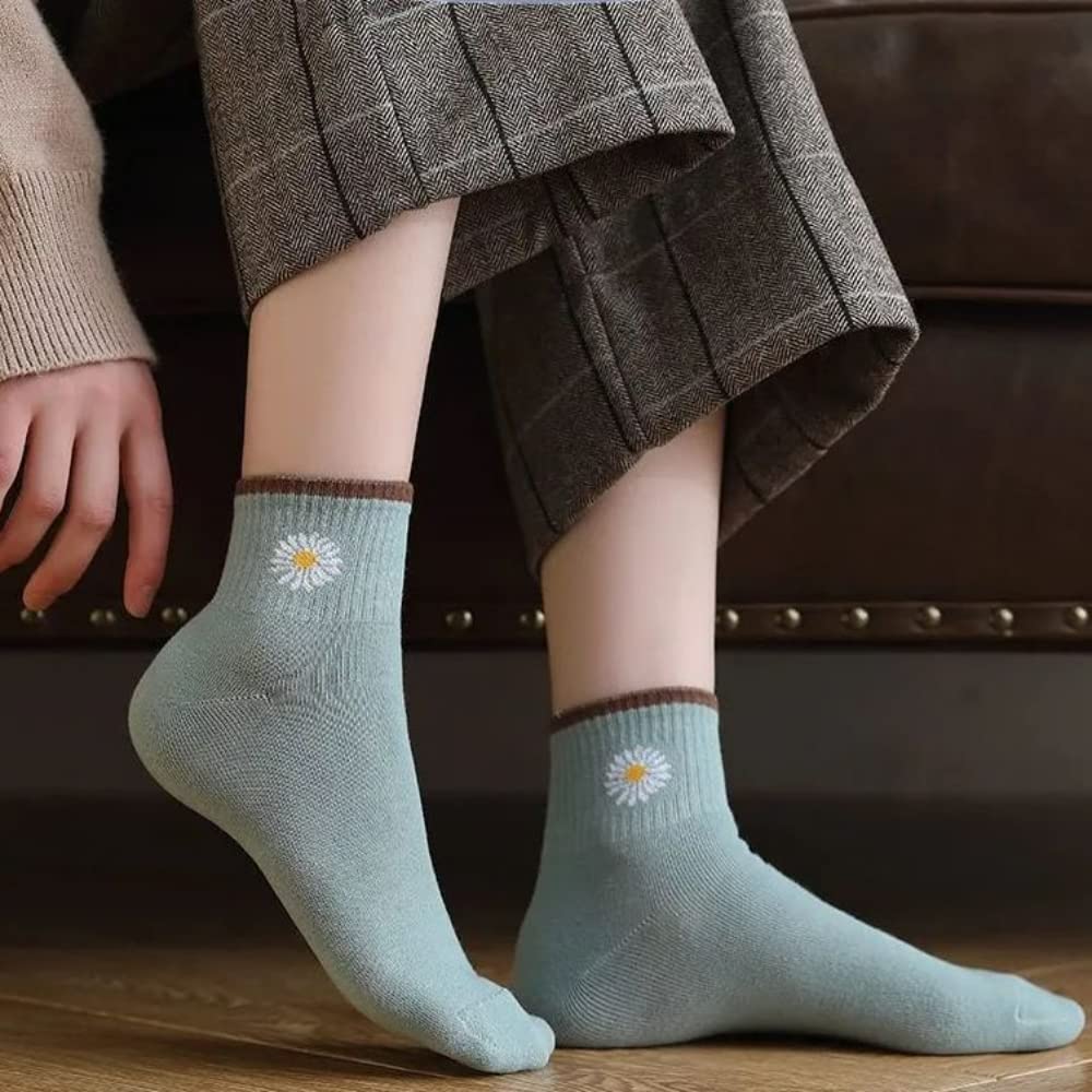 6/12 Pairs Women's Vintage Daisy Floral Crew Socks - Cute Ankle Socks for Casual Wear, Dresses & Everyday Outfits