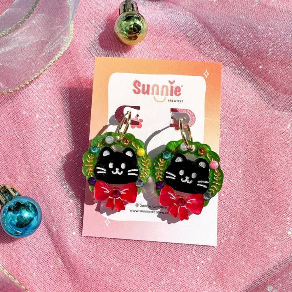 Stylish Cat Wreath Acrylic Dangle Earrings for Women - Cute Animal Jewelry Gift for Cat Lovers - Perfect for Parties, Holidays & Everyday Wear