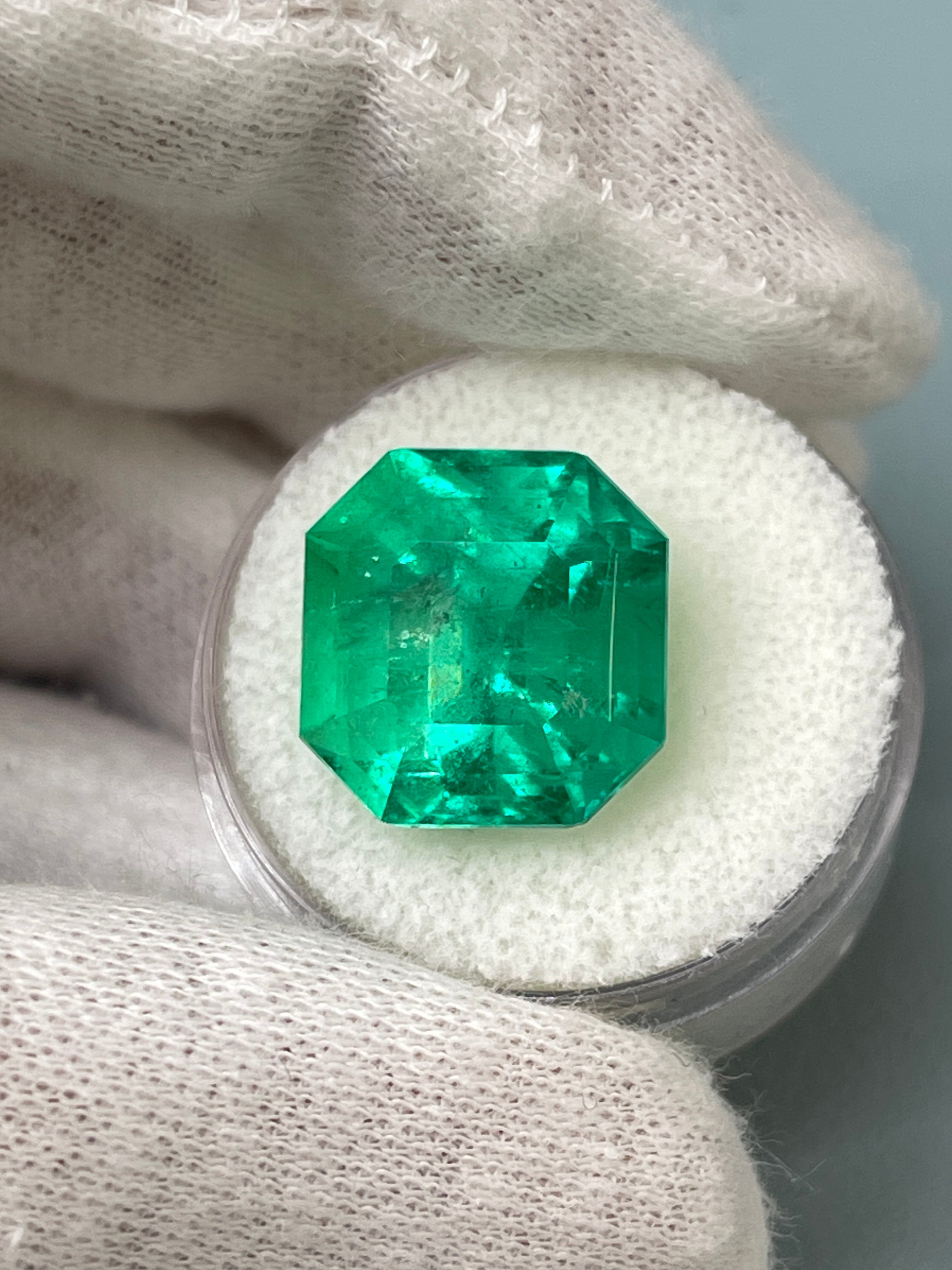 14.83 Carat AAA+ Colombian Loose Emerald - Asscher Cut Gemstone for Jewelry Making & Engagement Rings