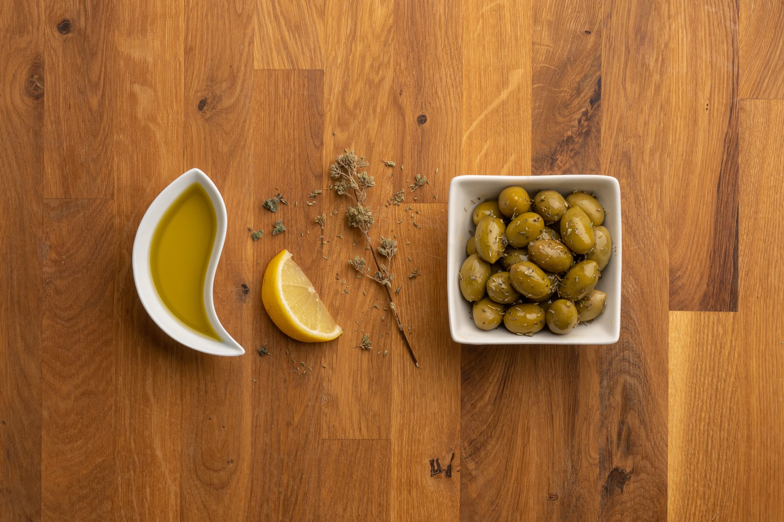 Pack of 4 Green Olives in Vacuum Bag | Marinated in Savory Lemon Juice & Extra Virgin Olive Oil | Freshly Sealed 4X200g | Perfect for Charcuterie Boards, Salads & Mediterranean Recipes