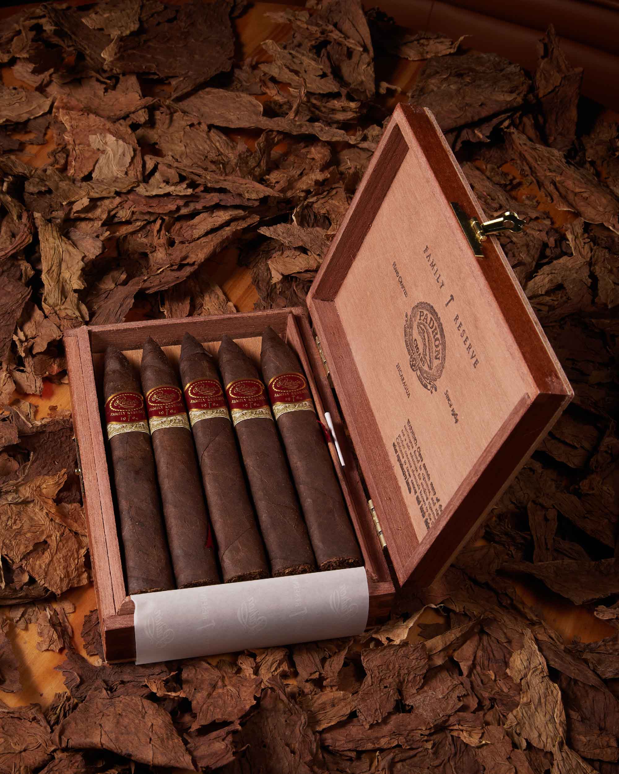 Padrón Family Reserve 44 Maduro Cigar - Premium Handmade Nicaraguan Cigar for Special Occasions & Gifts