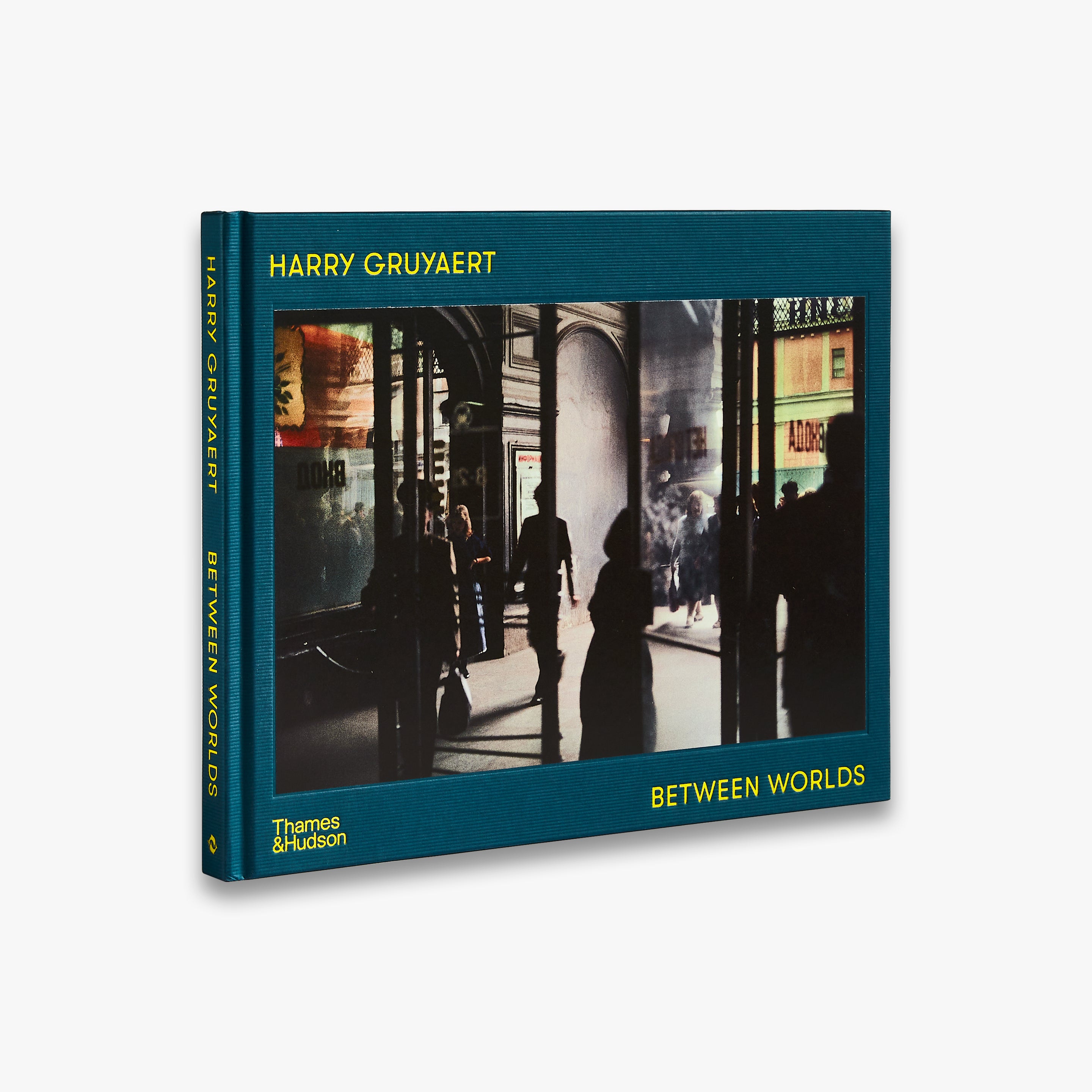 Harry Gruyaert: Between Worlds - Stunning Photography Book for Art Lovers & Collectors | Perfect for Home Decor, Coffee Table Display & Gift Giving