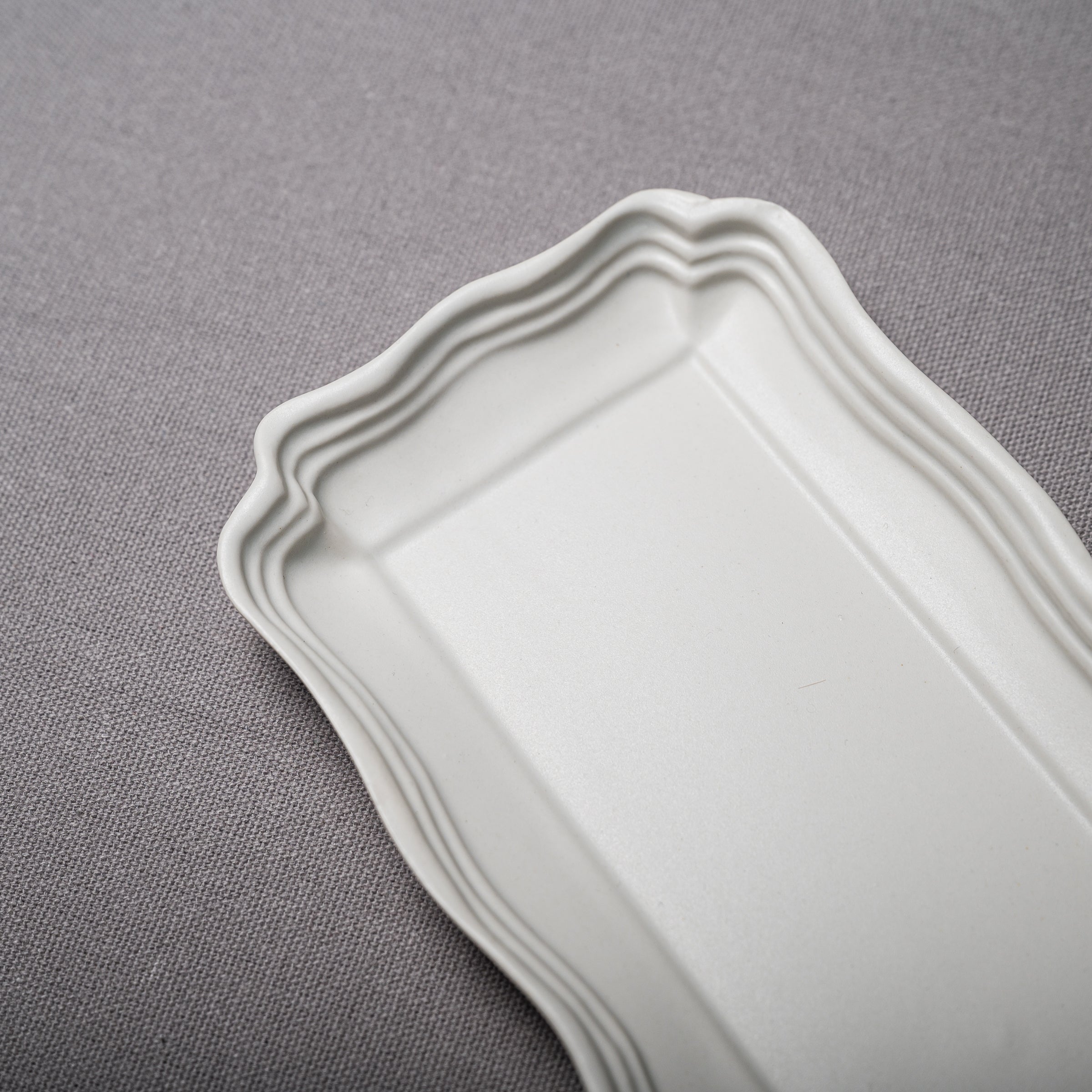 Usuki Ware Japanese Rectangle Long Plate - Handcrafted Ceramic Serving Dish for Sushi, Appetizers & Home Decor