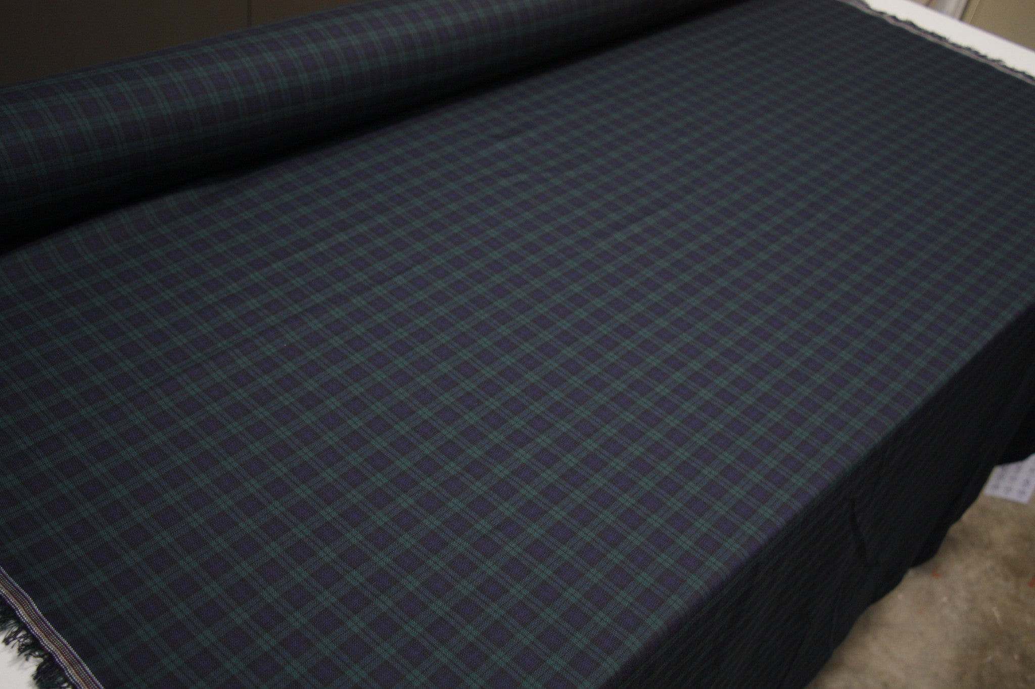 Blackwatch Tartan Plaid Scarf - Classic Scottish Wool Wrap for Men & Women - Perfect for Winter, Outdoor Adventures & Casual Styling