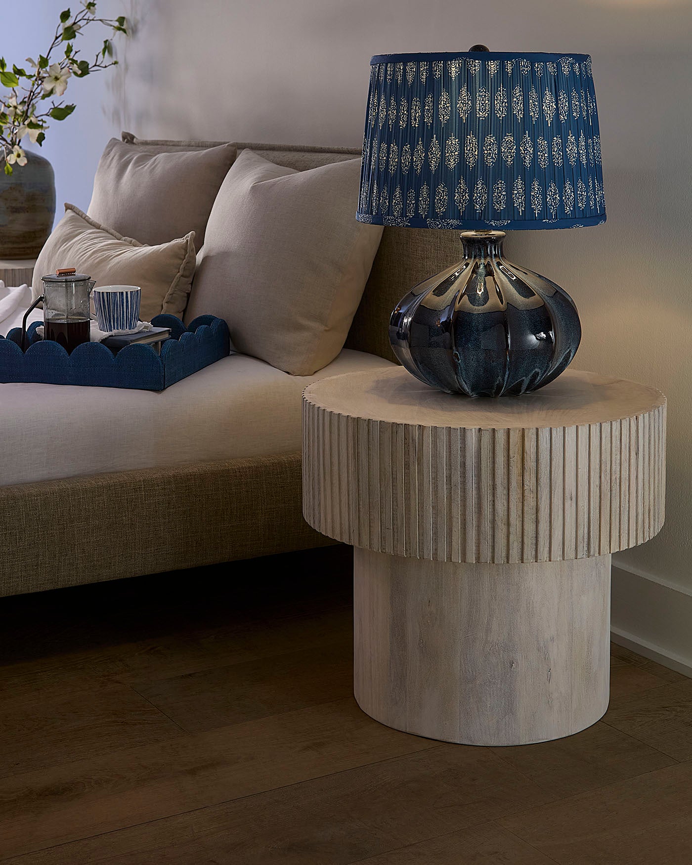 Round Side Table with Notch Design - Modern End Table for Living Room, Bedroom, or Office - Perfect for Small Spaces and Home Decor