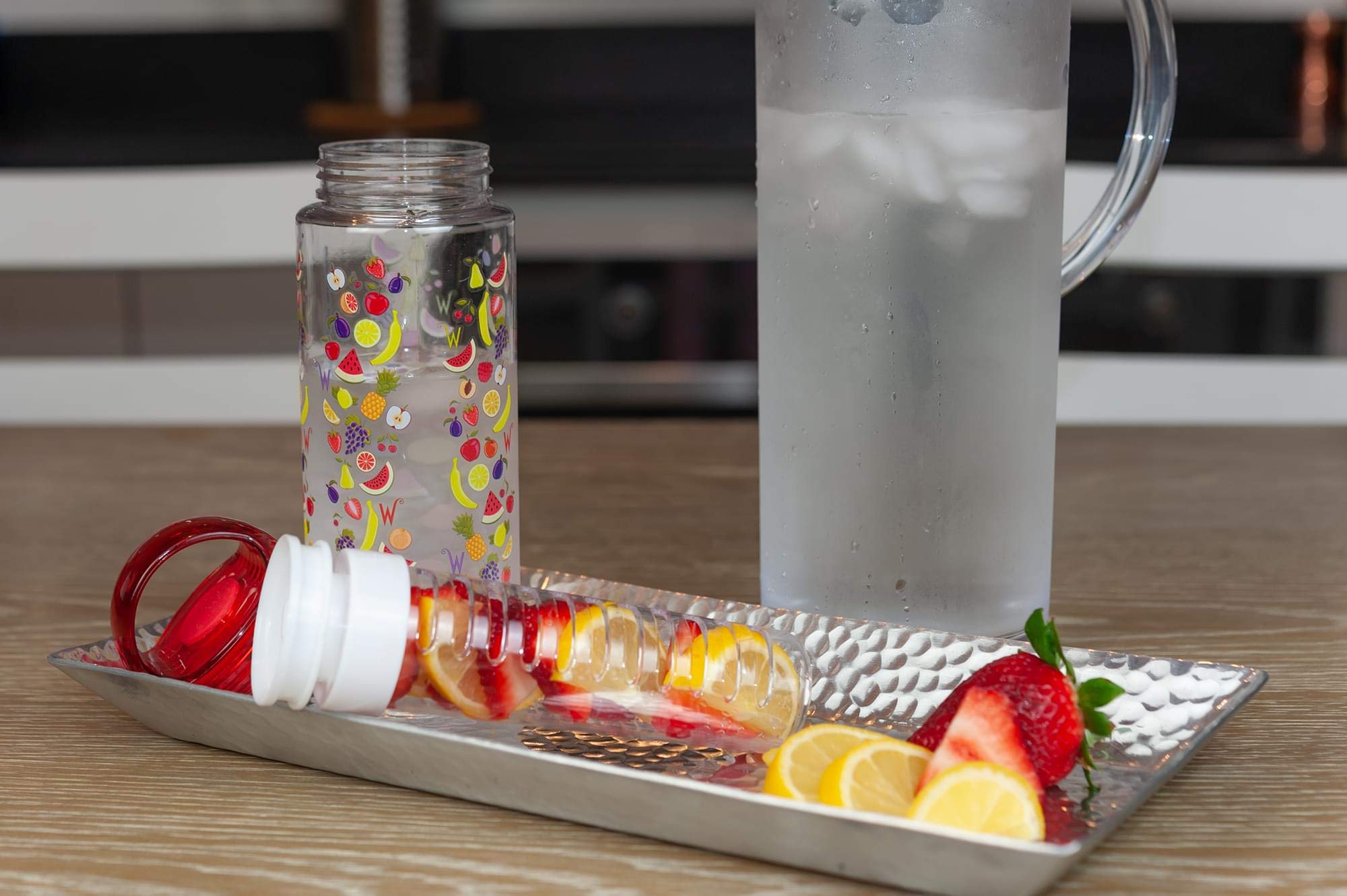 Willy Wonka Fruit Infuser Water Bottle - BPA Free Leak Proof 32oz Glass Water Bottle with Strainer for Infused Water, Detox, Tea & Cold Brew - Perfect for Gym, Office, Hiking & Travel