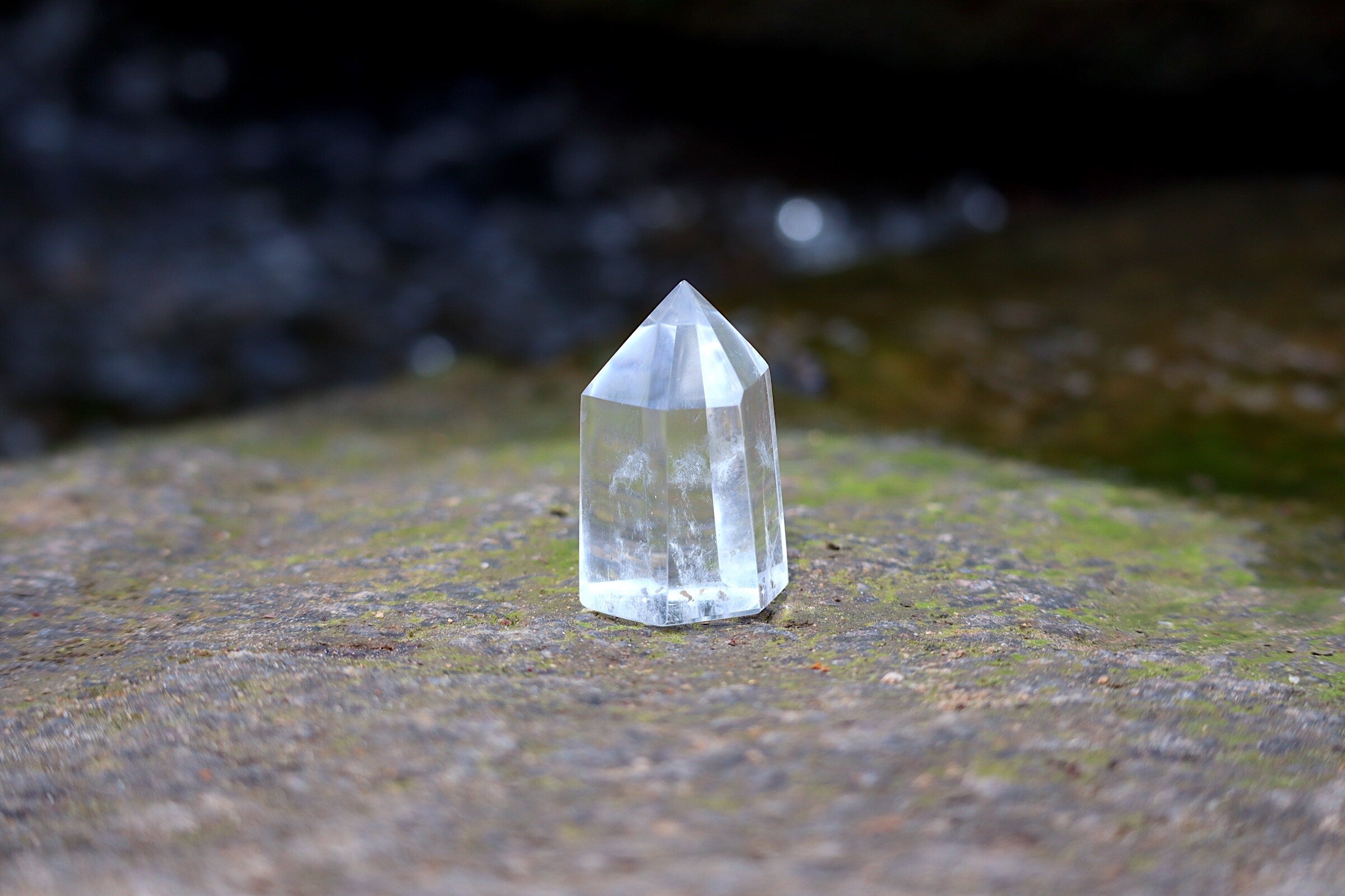 4096 Hz Crystal Resonator - Professionally Tuned 0.25 Hz Vibration Crystals, Angel Tuner & Gemstone Points Kit for Meditation, Energy Healing & Spiritual Practices