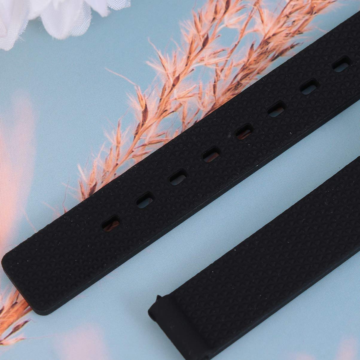 Premium Silicone Watch Band Replacement - Durable & Comfortable Strap for Smartwatches & Fitness Trackers - Perfect for Running, Swimming & Everyday Wear