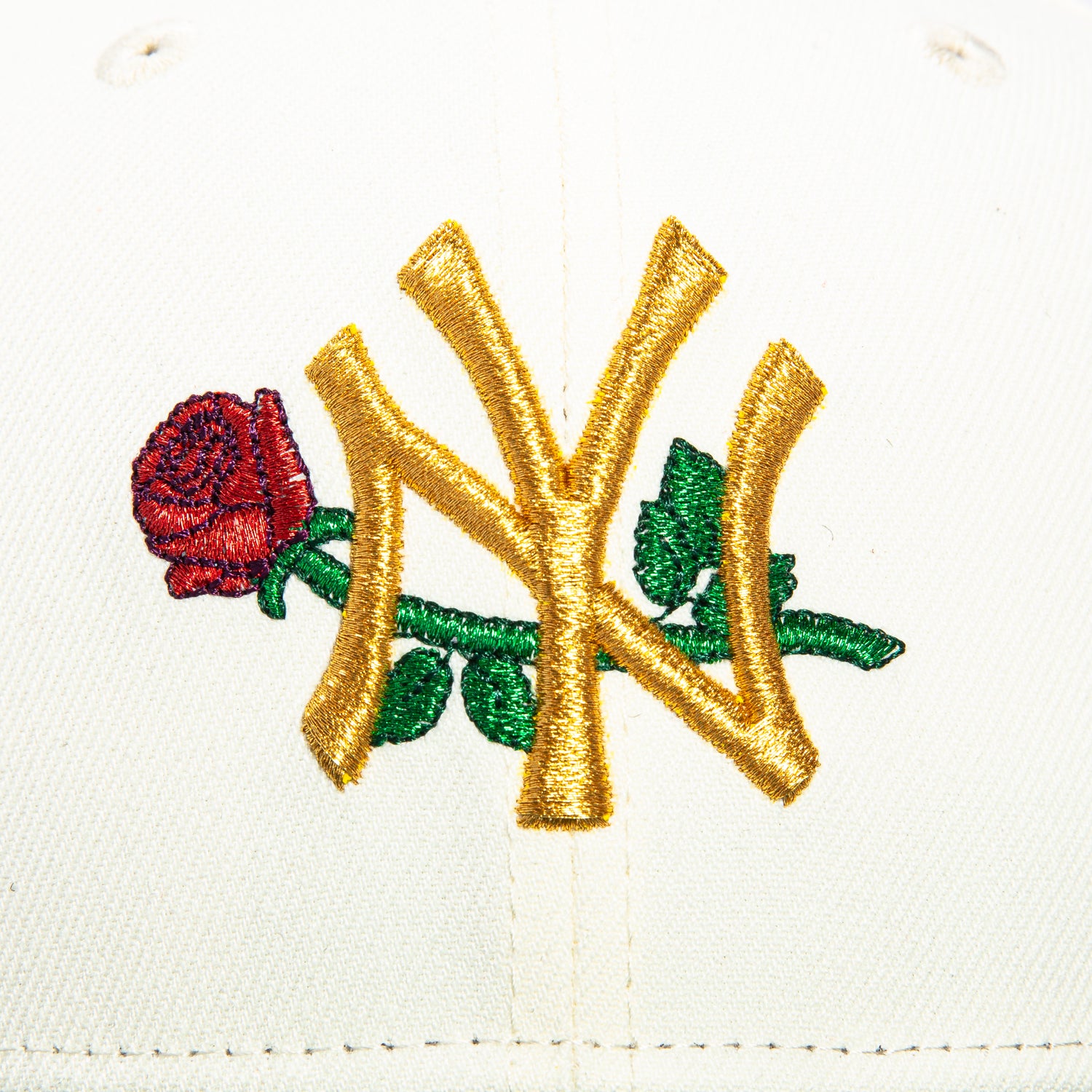 New Era 59Fifty New York Yankees Rose Embroidered Baseball Cap - White & Green Adjustable Snapback Hat for Men & Women | Perfect for Baseball Games, Streetwear Fashion & Gift Giving