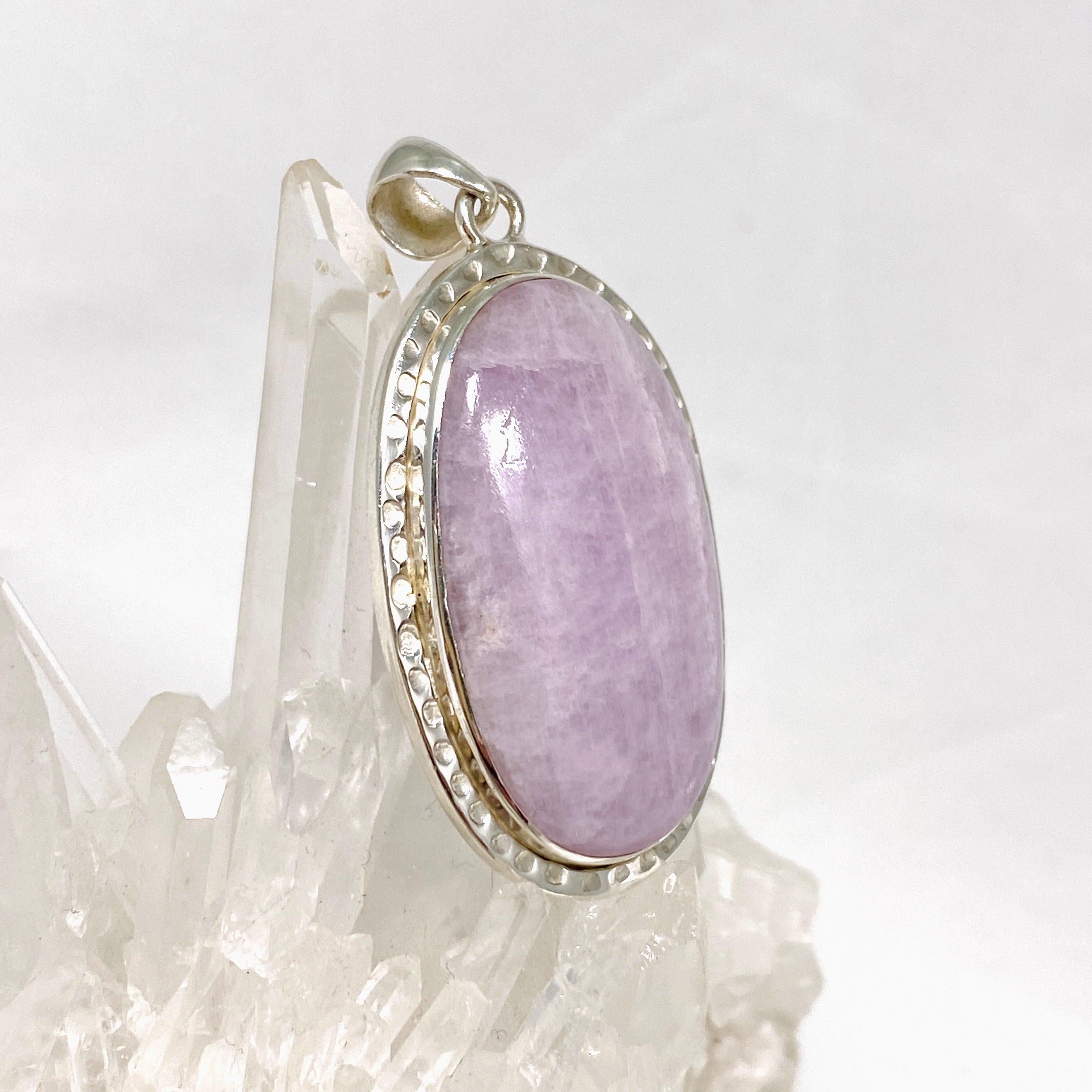 Elegant Kunzite Oval Pendant Necklace in Sterling Silver Setting KPGJ4302 - Perfect for Weddings, Anniversaries & Special Occasions