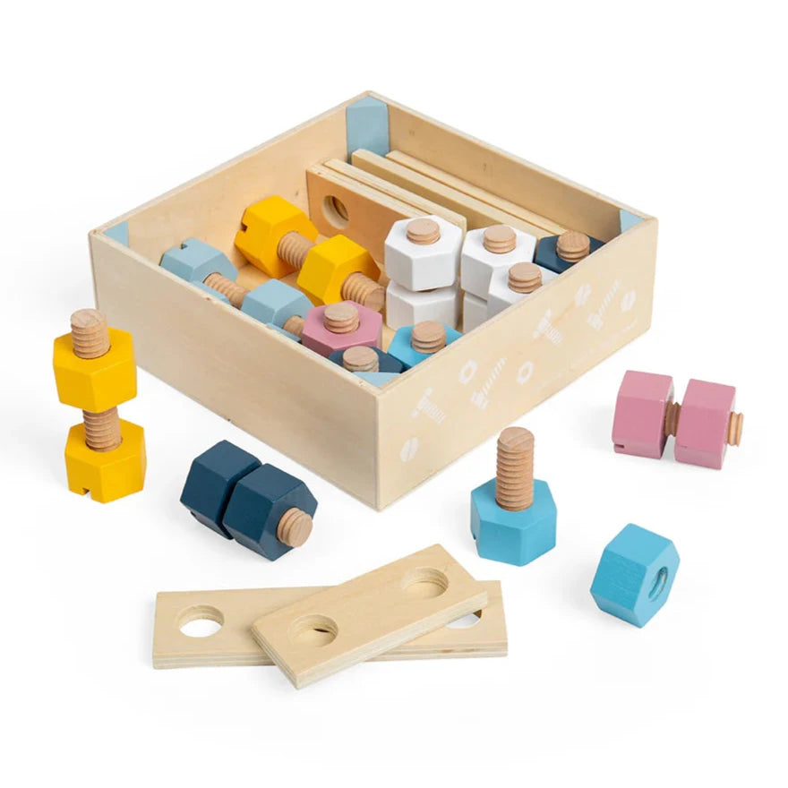 Bigjigs Toys Wooden Crate of Nuts & Bolts - Educational STEM Building Set for Kids - Perfect for Preschool Learning & Fine Motor Skills Development