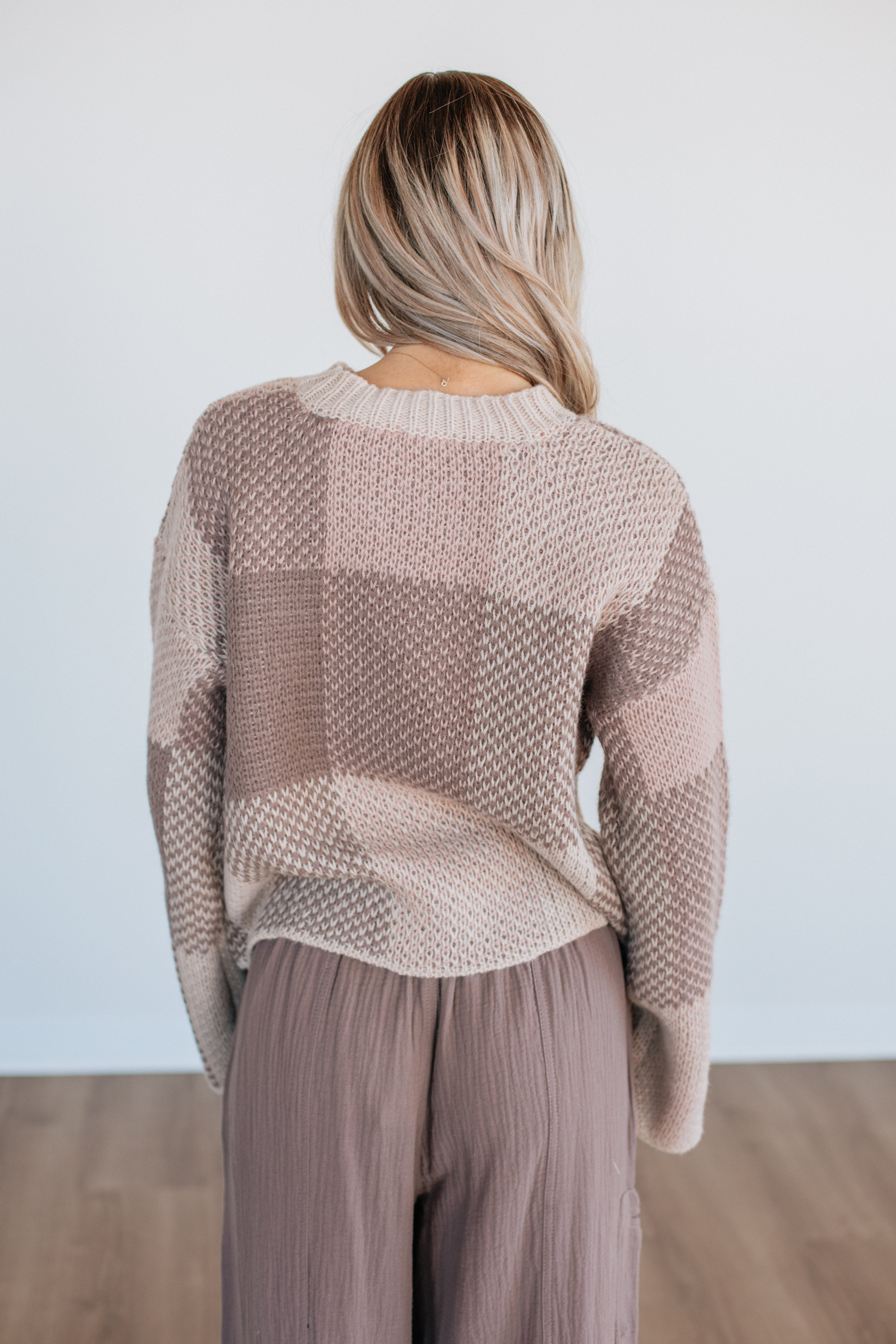 Amabel Checkered Sweater for Women - Soft Knit Pullover with Classic Plaid Pattern - Cozy Winter Fashion for Casual Outings & Office Wear