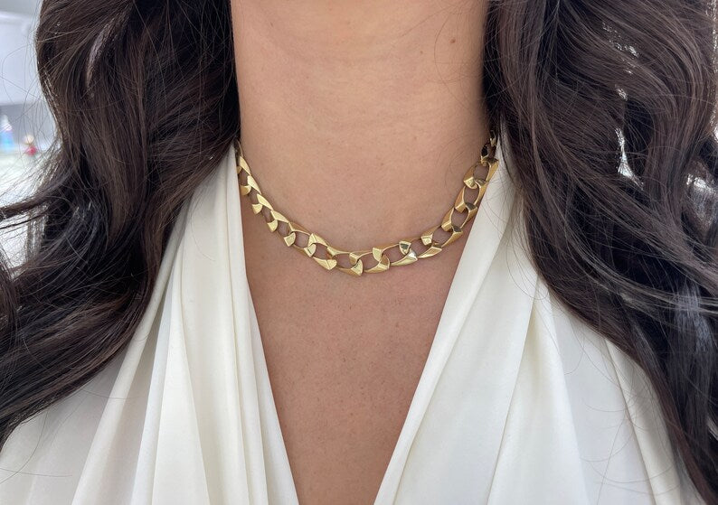 14K Gold Flat Curb Chain Necklace - 16 Inch Length, 9.50 MM Thick - Perfect for Layering, Gift Giving & Everyday Elegance