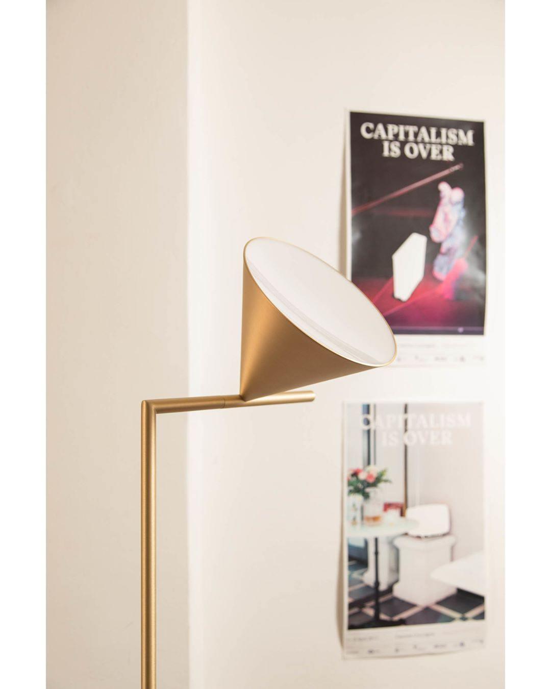 Captain Flint Modern Floor Lamp - Adjustable LED Standing Light for Living Room, Bedroom & Office - Stylish Home Decor Lighting for Reading & Relaxation