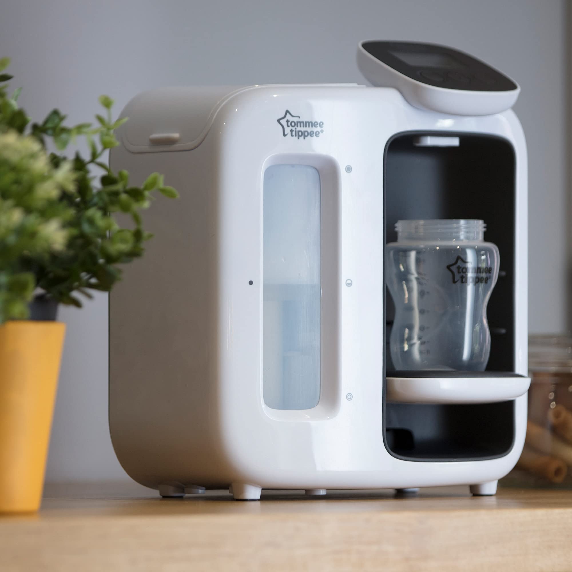 Tommee Tippee Perfect Prep Day & Night Baby Bottle Maker Machine - Digital Display & Adjustable Volume - White - Ideal for Night Feedings & On-the-Go Parents