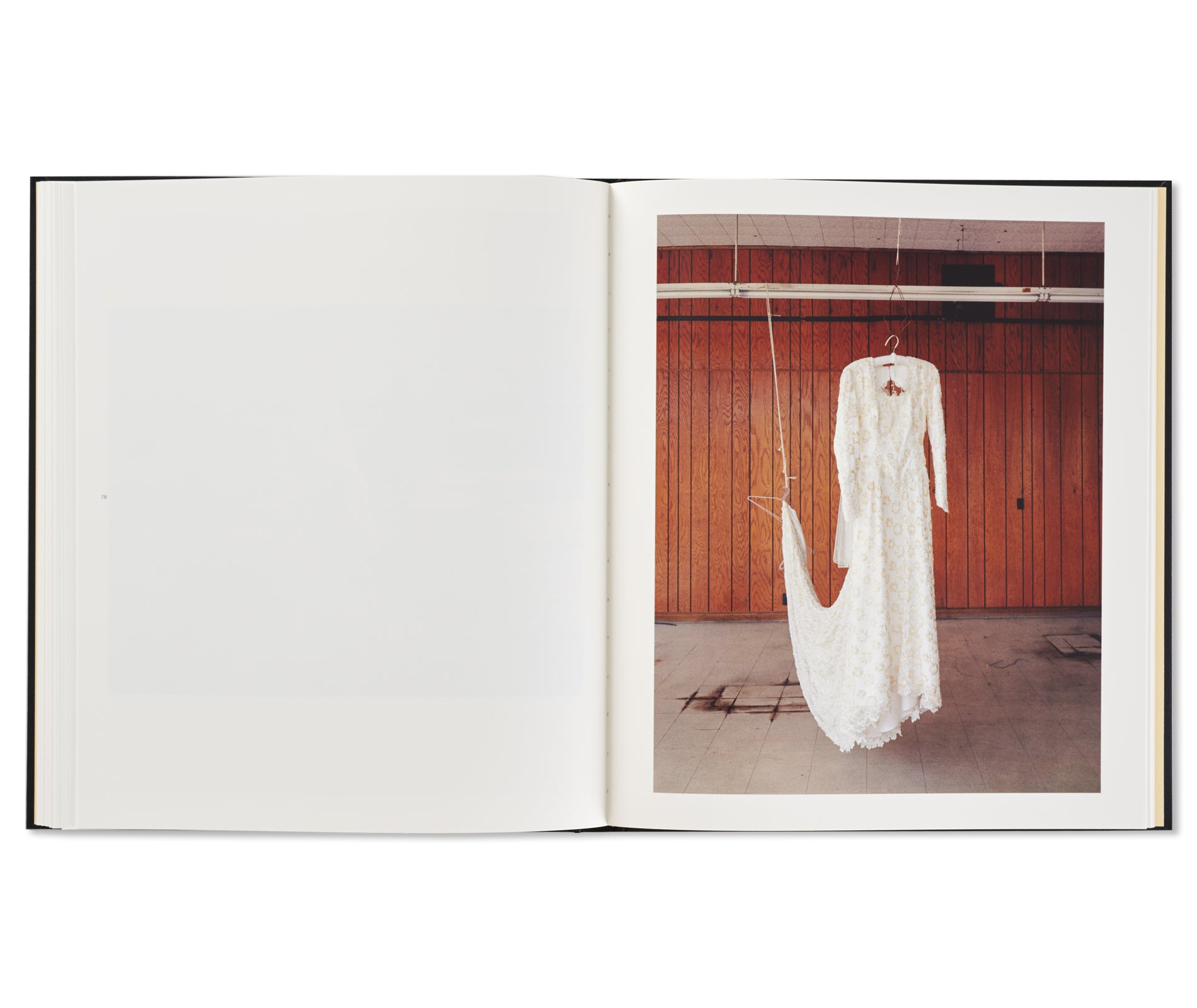 Alec Soth Signed First Edition Niagara Photography Book - Limited Second Printing - Perfect for Art Collectors & Photography Enthusiasts