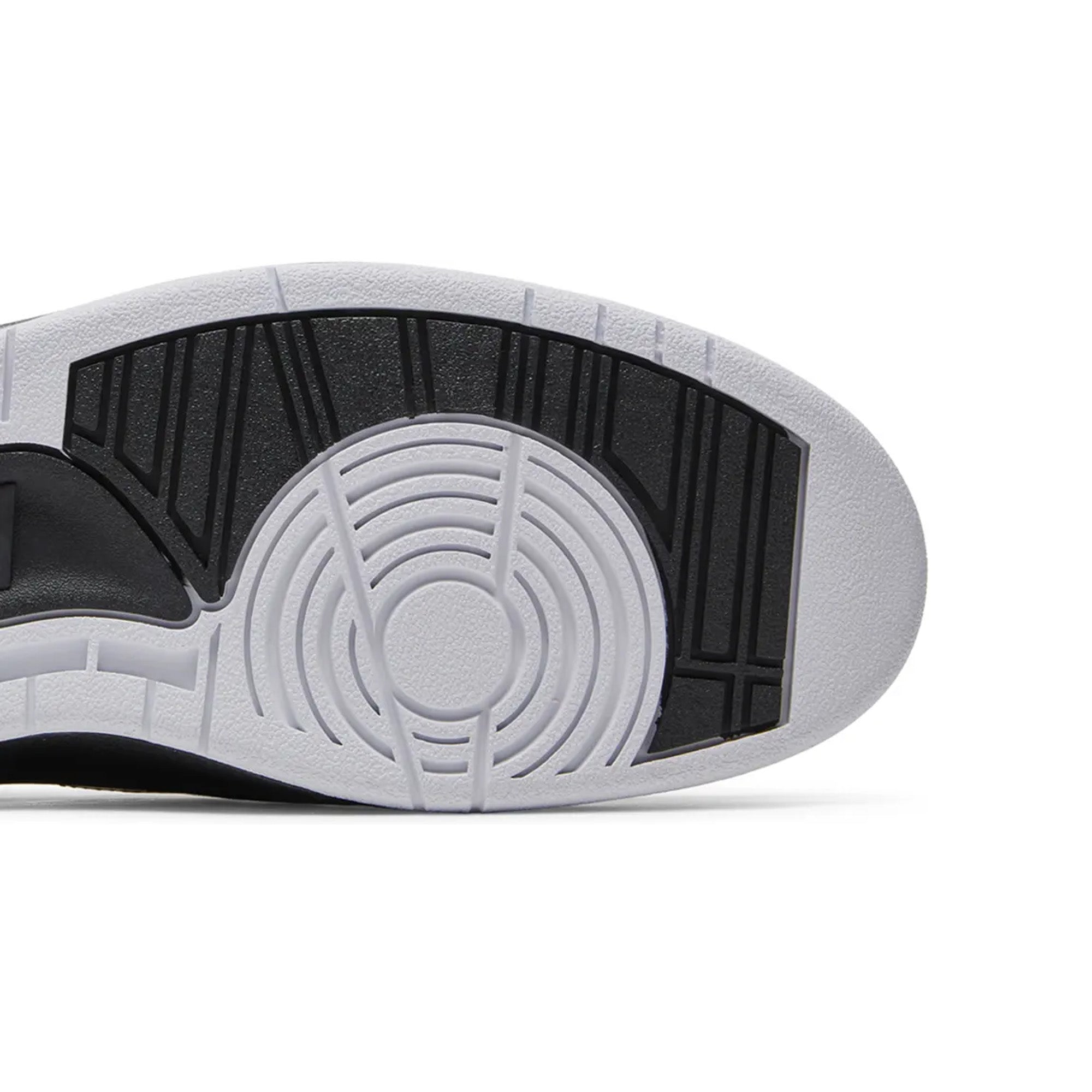 Air Jordan 2 Retro 'QF Black White' Men's Basketball Shoes (2010) - Classic Sneakers for Streetwear & Basketball Games
