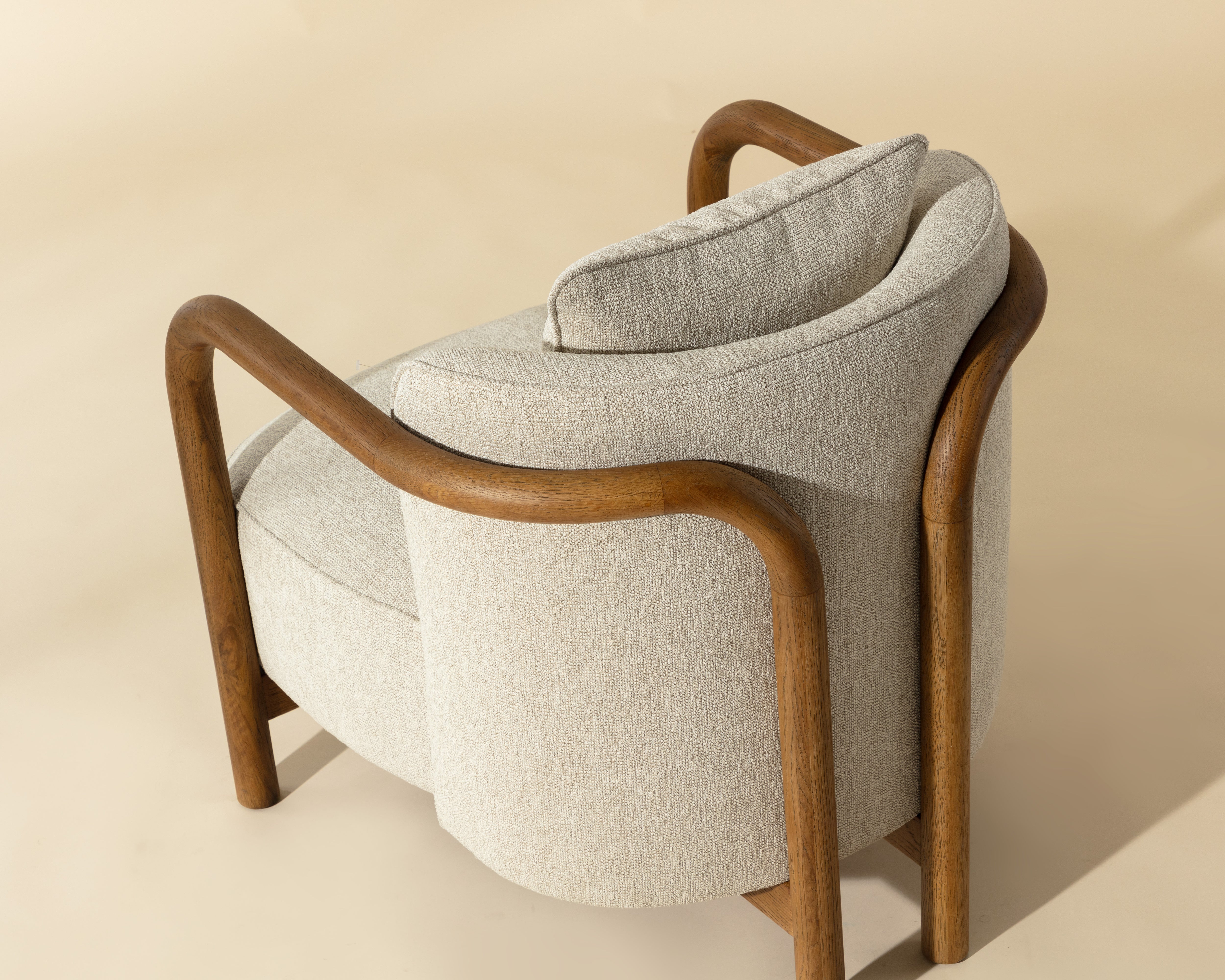 Beatrice Lounge Chair - Modern Comfortable Accent Chair for Living Room, Bedroom & Office - Perfect for Relaxing, Reading & Lounging
