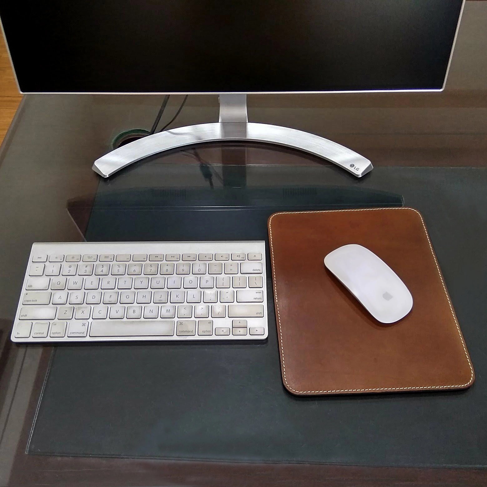 Premium Genuine Leather Mouse Pad for Laptop, PC & Mac - Handcrafted Office & Gaming Desk Accessory for Work, Home & Professional Use