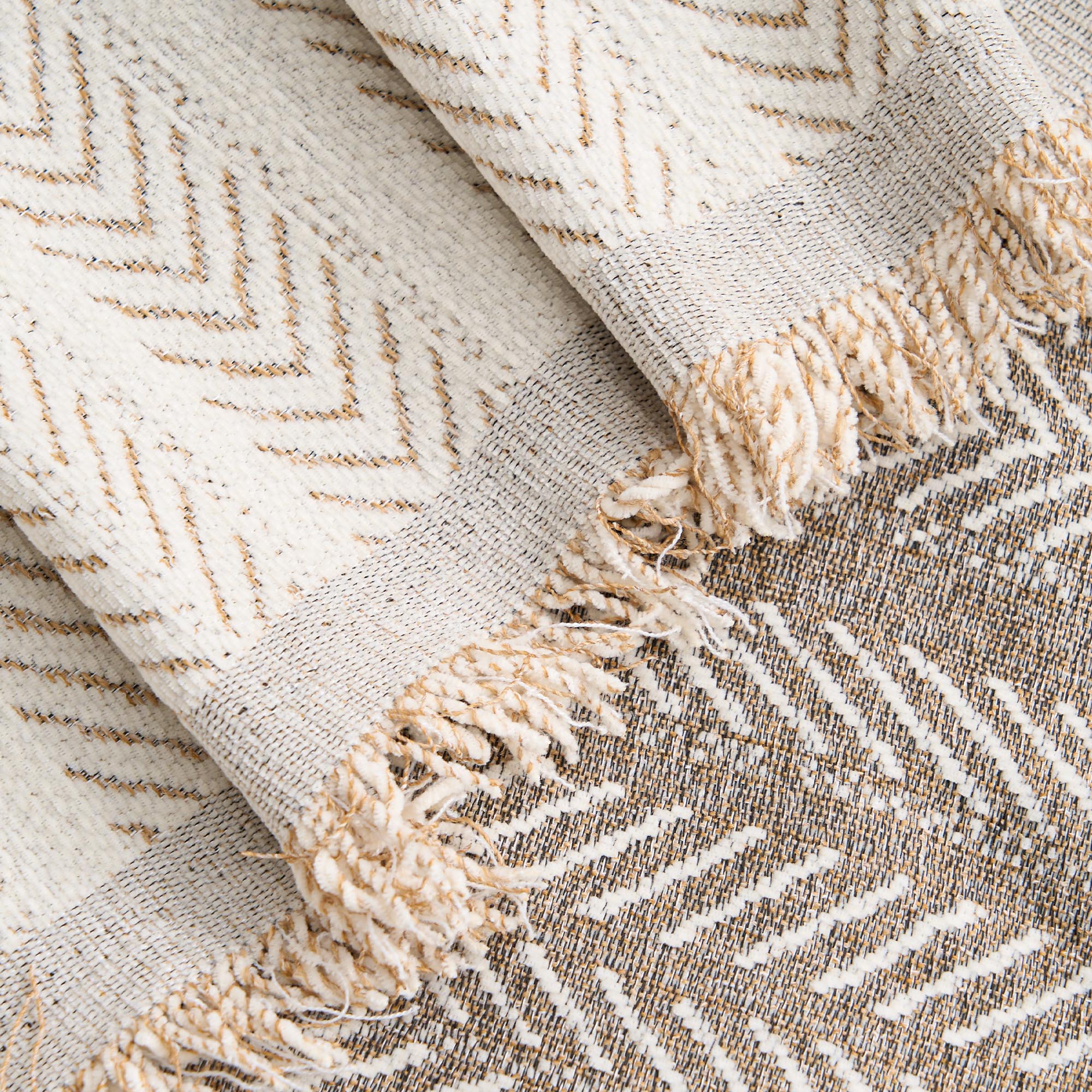 Stylish Herringbone Pattern Sofa Cover - Stretchable Furniture Protector for Living Room, Bedroom & Office - Spill & Pet Hair Resistant Couch Slipcover