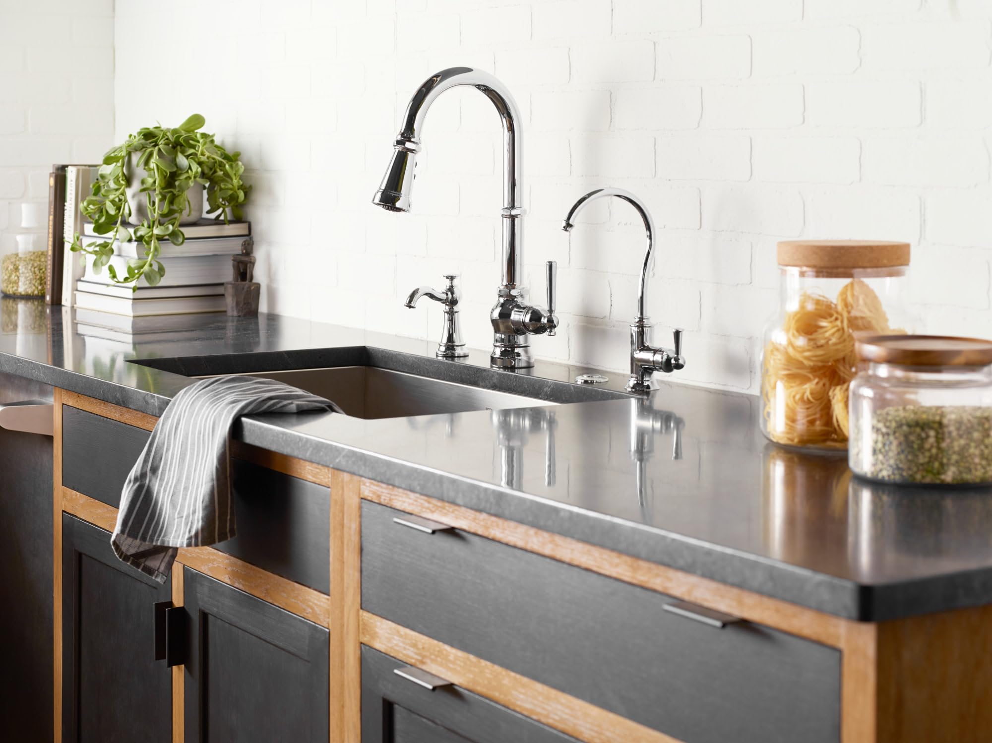 Moen S3945BG Traditional Deck Mounted Kitchen Soap Dispenser - Brushed Gold Finish, Above Sink Refillable Bottle for Hand Soap & Dish Soap | Perfect for Farmhouse, Modern & Traditional Kitchens