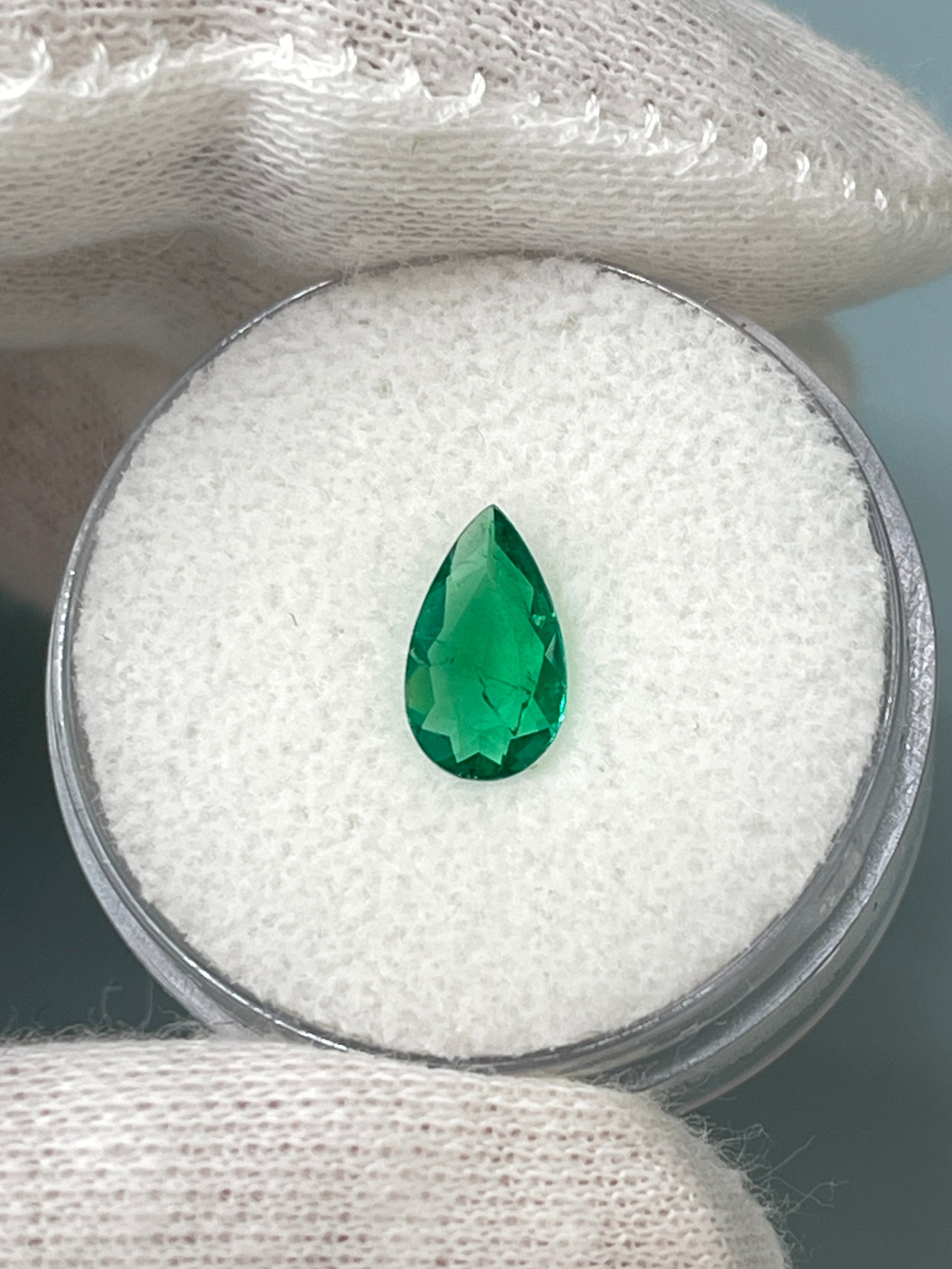0.57 Carat 9x5mm Rich Green Natural Loose Colombian Emerald Pear Cut Gemstone for Jewelry Making, Engagement Rings & Luxury Gifts