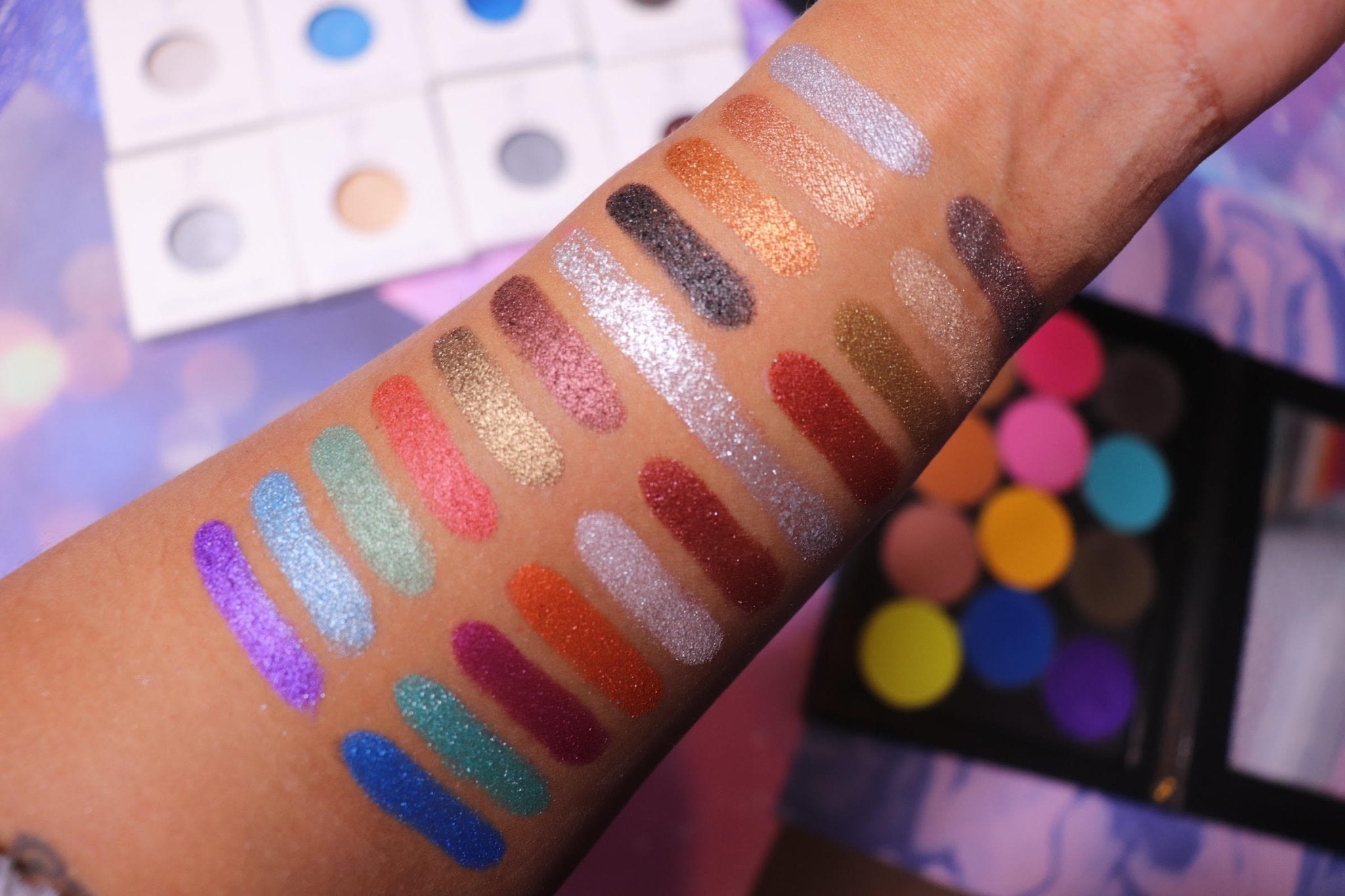 Astrape 37mm Single Shimmer Eyeshadow - Highly Pigmented Makeup for Professional & Everyday Use - Perfect for Daytime Glam & Nighttime Looks