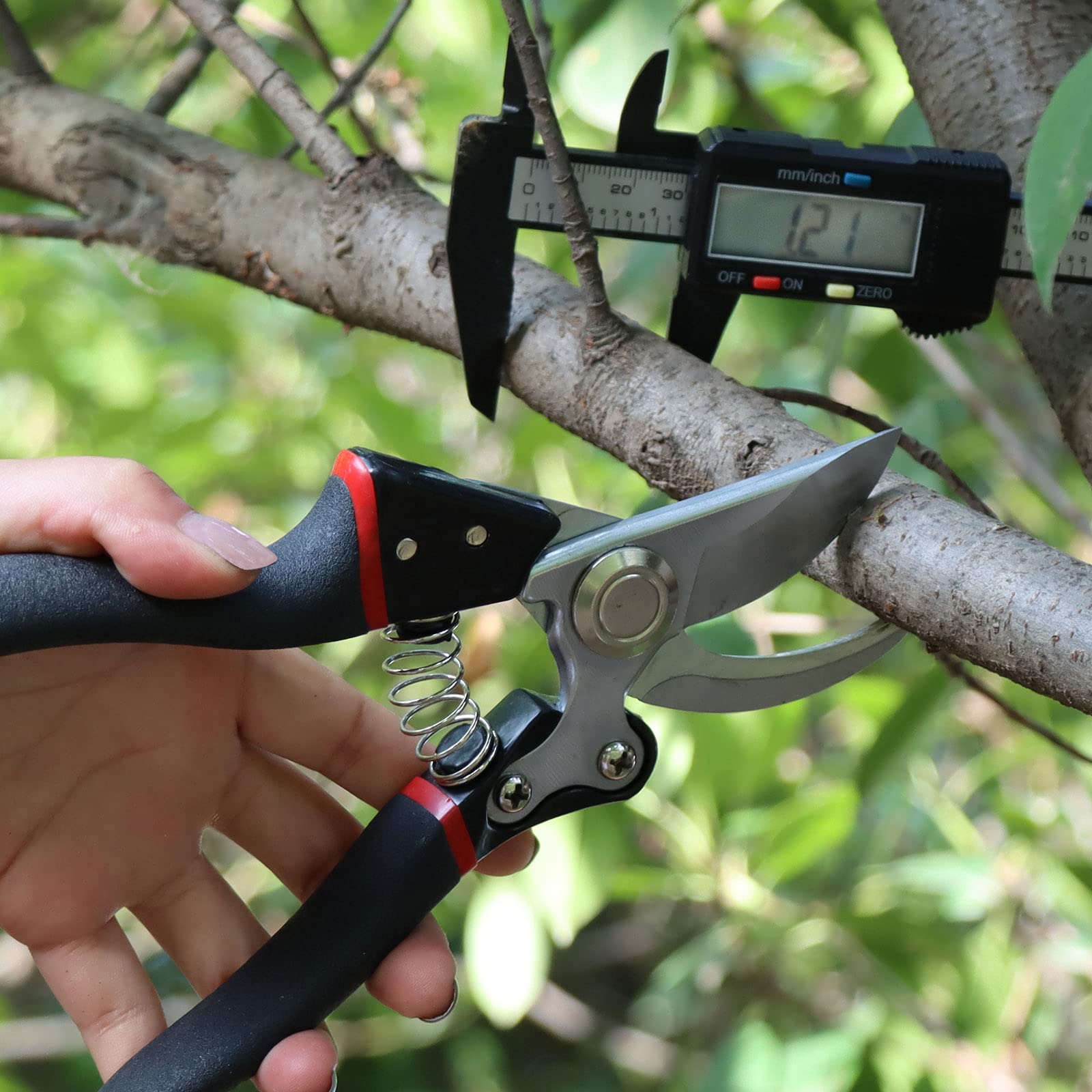 Professional Pruning Shears - Sharp Garden Scissors for Trimming Plants, Flowers & Shrubs - Ergonomic Gardening Hand Tool (Black) - Perfect for Landscaping, Bonsai Care & Home Garden Maintenance