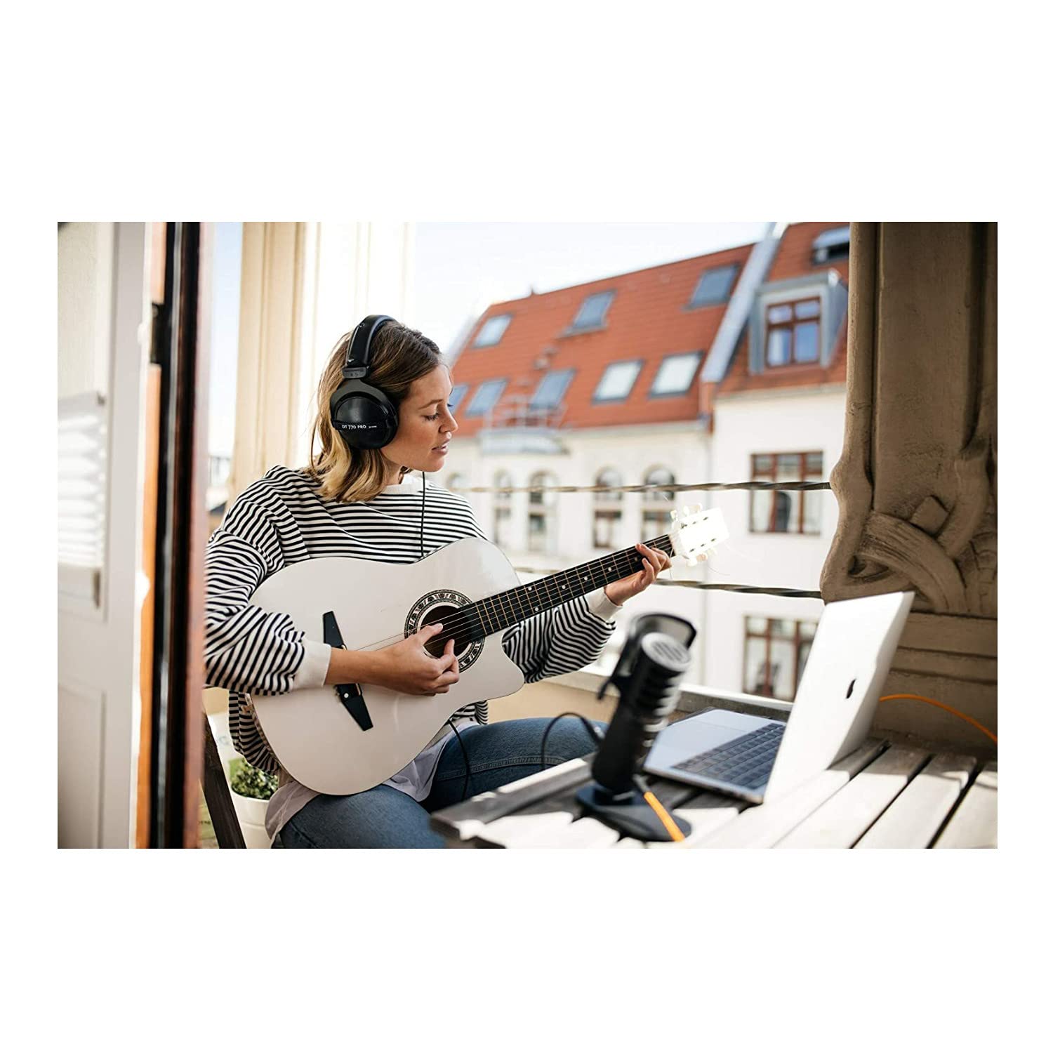 Beyerdynamic DT 770 PRO 32 Ohm Studio Headphones with Hard Case - Professional Over-Ear Headset for Recording, Mixing & Gaming - Premium Bundle for Musicians & Audiophiles